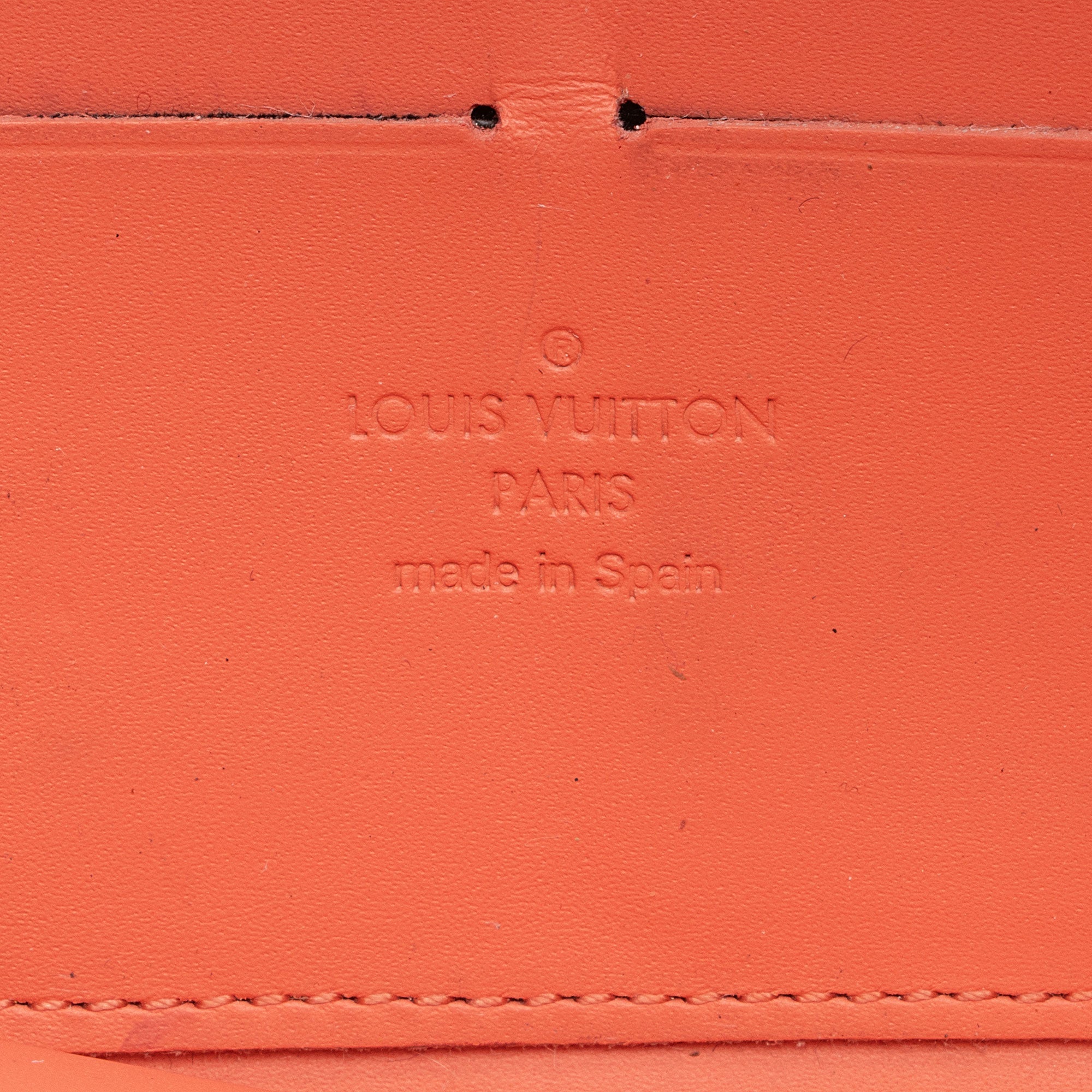 Louis Vuitton Limited Edition Vernis Sweet Monogram Zippy Wallet (SHF-ySFnj6)