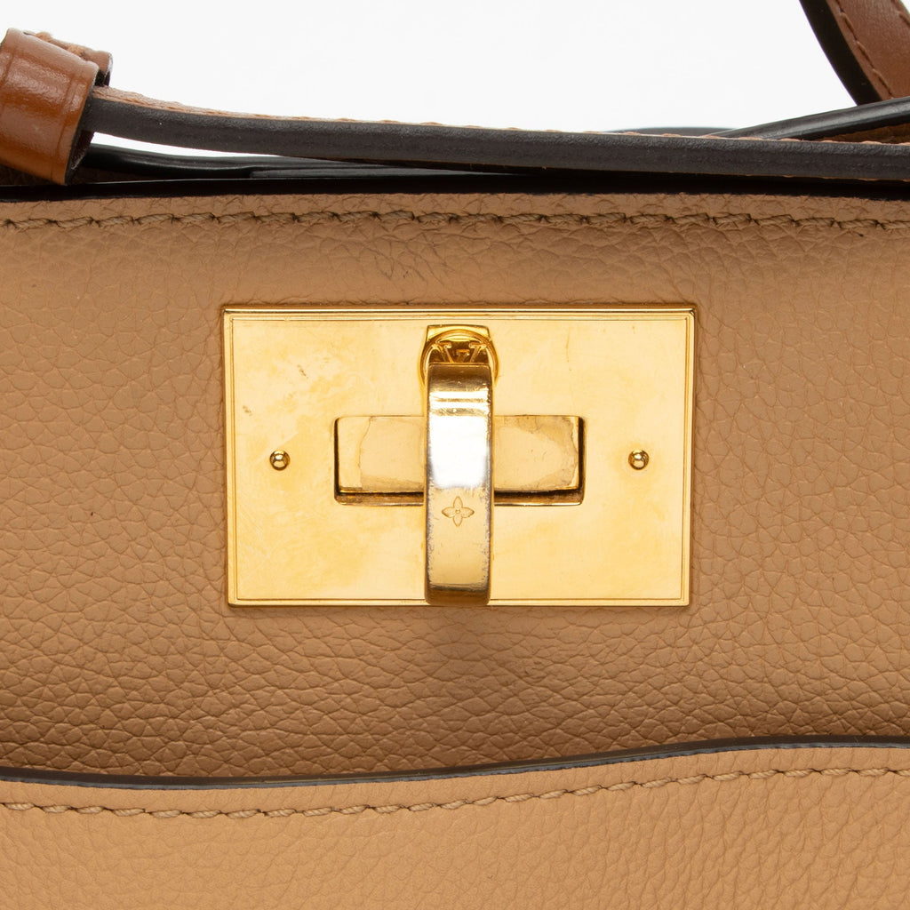 Louis Vuitton Mahina Calfskin On My Side MM Tote (SHF-C4Ei6m)