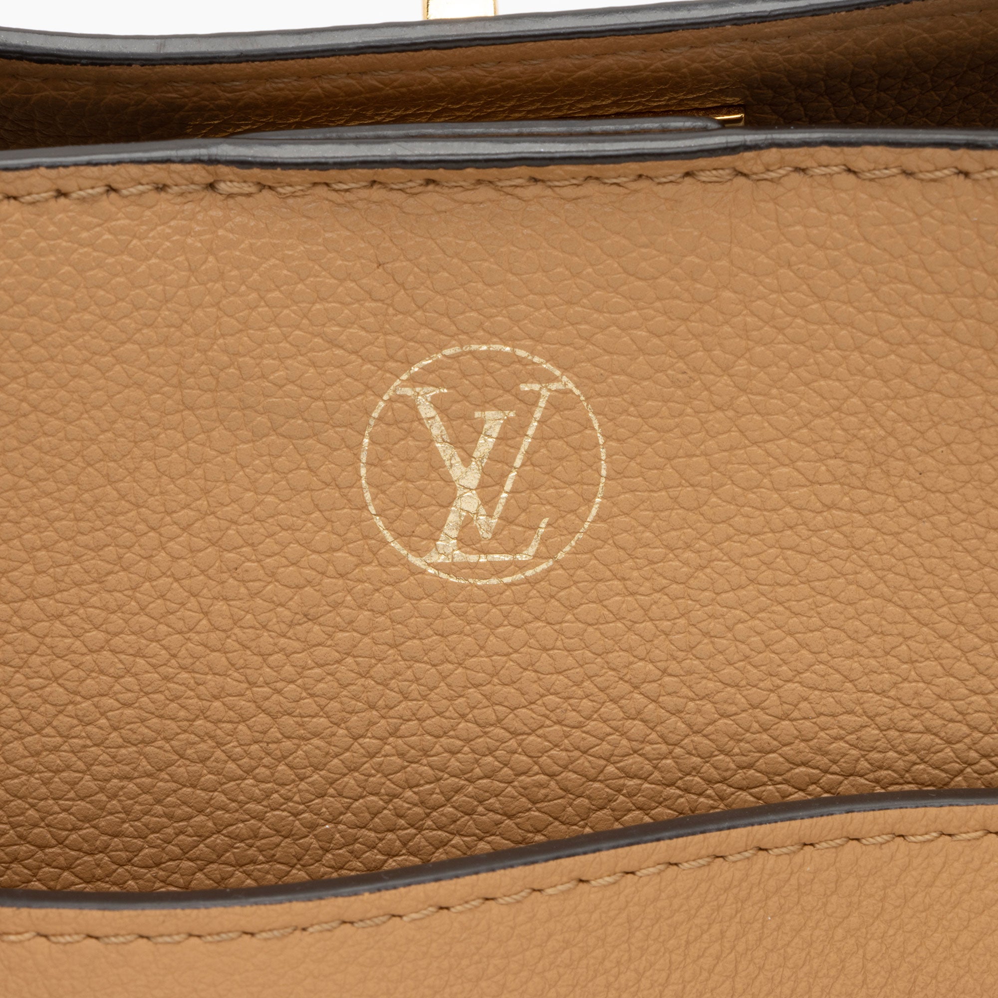 Louis Vuitton Mahina Calfskin On My Side MM Tote (SHF-C4Ei6m)