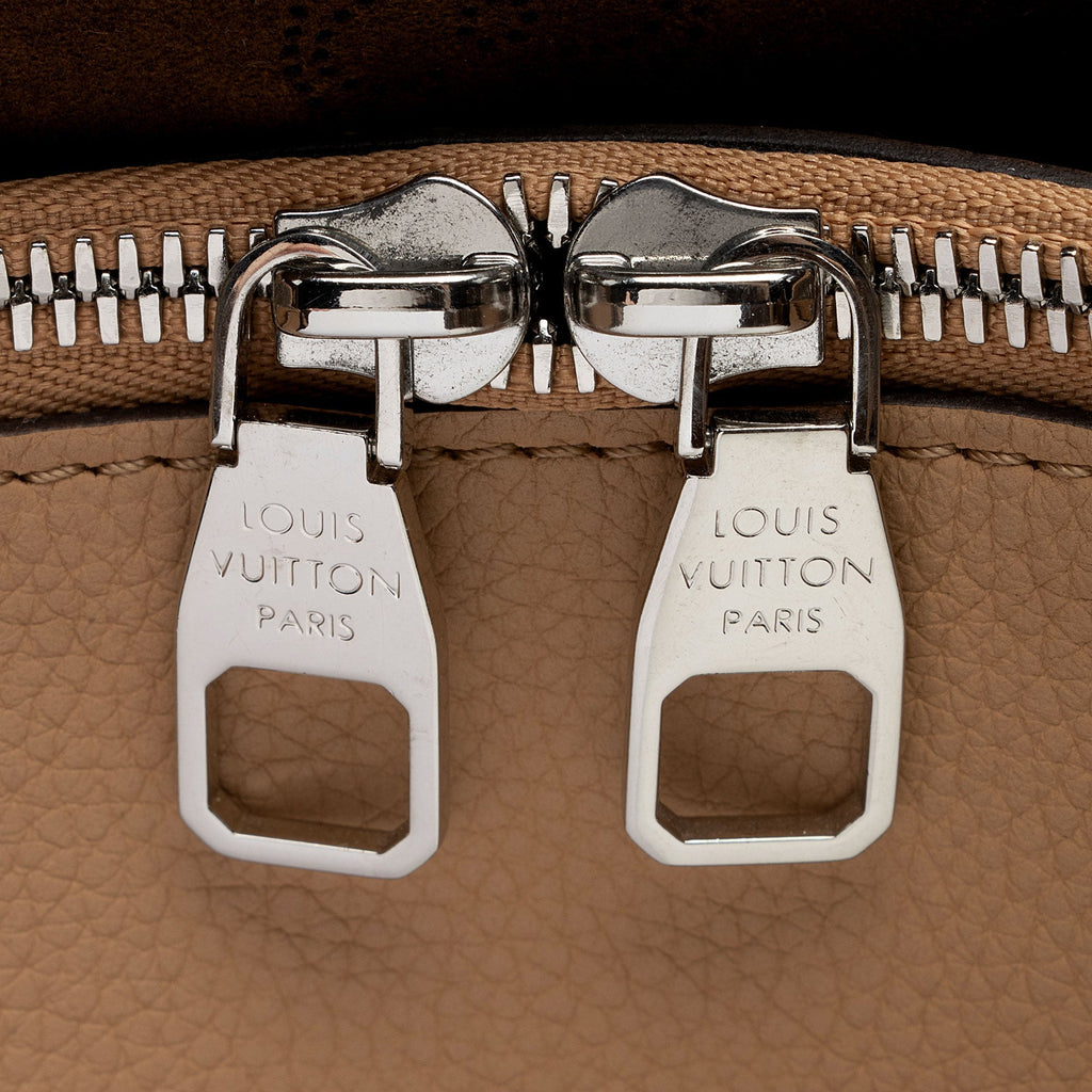 Louis Vuitton Mahina Leather Bella Tote (SHF-pGCMeu)
