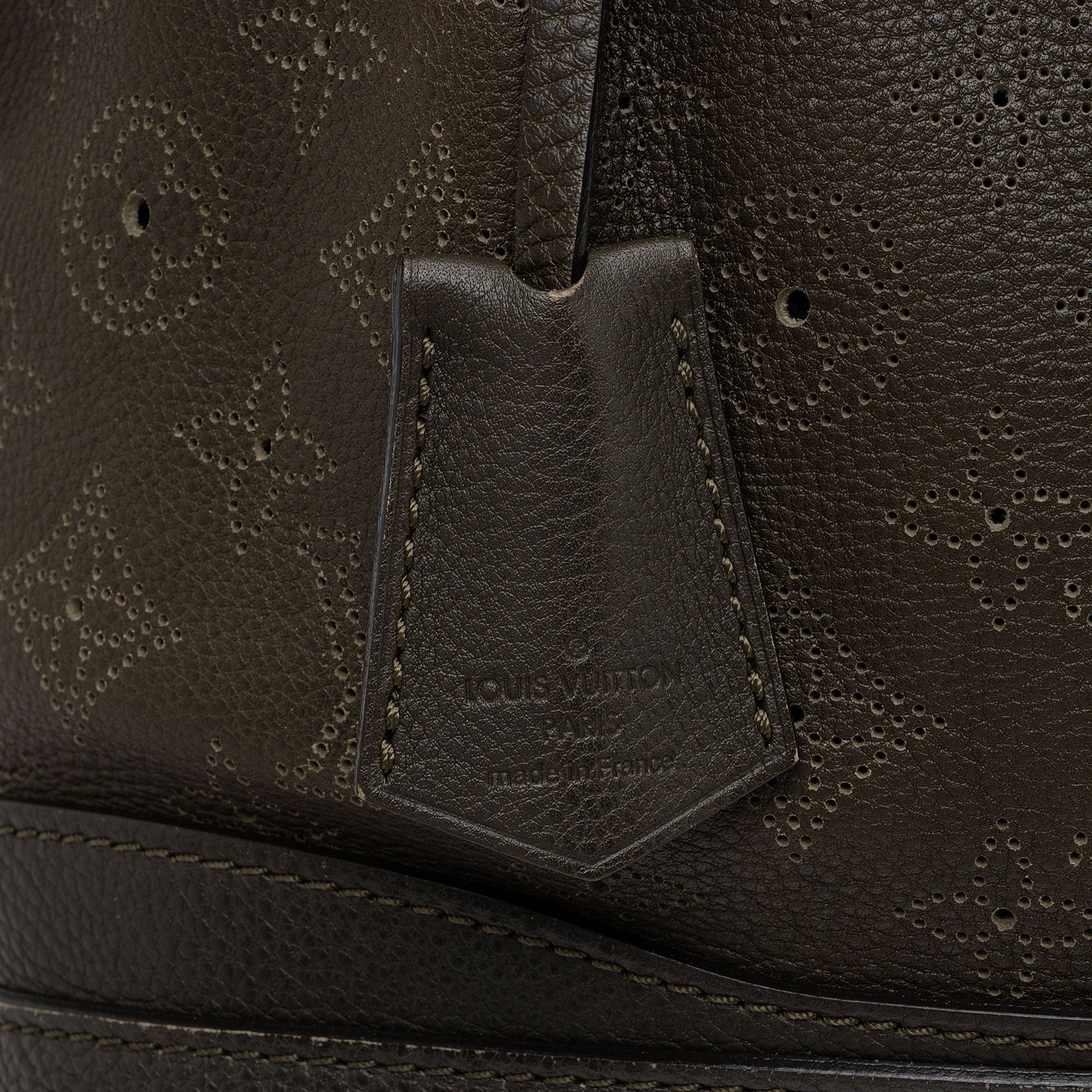 Louis Vuitton Mahina Leather Stellar PM Tote (SHF-bQCuWn)