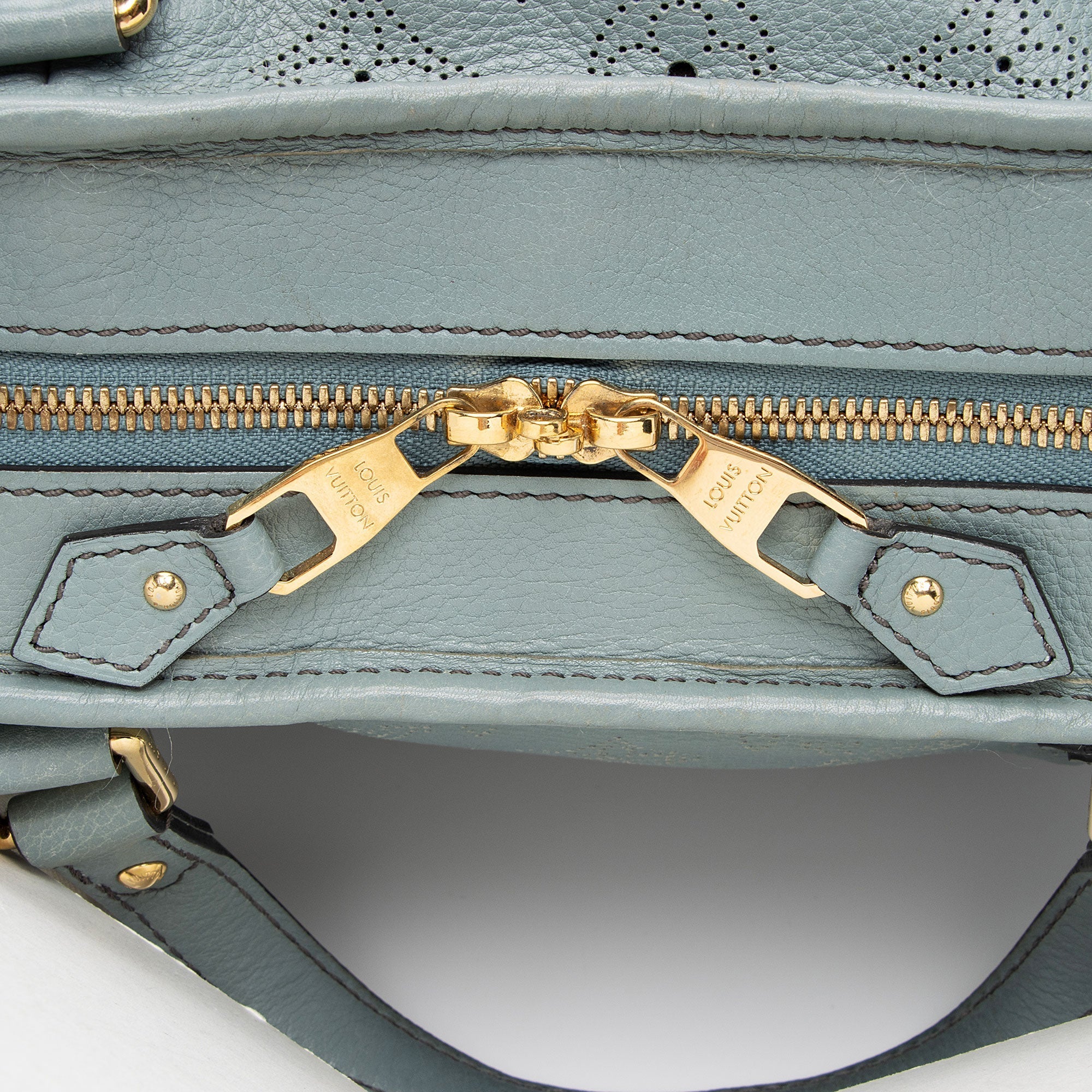 Louis Vuitton Mahina Leather Stellar PM Tote (SHF-mayQeq)
