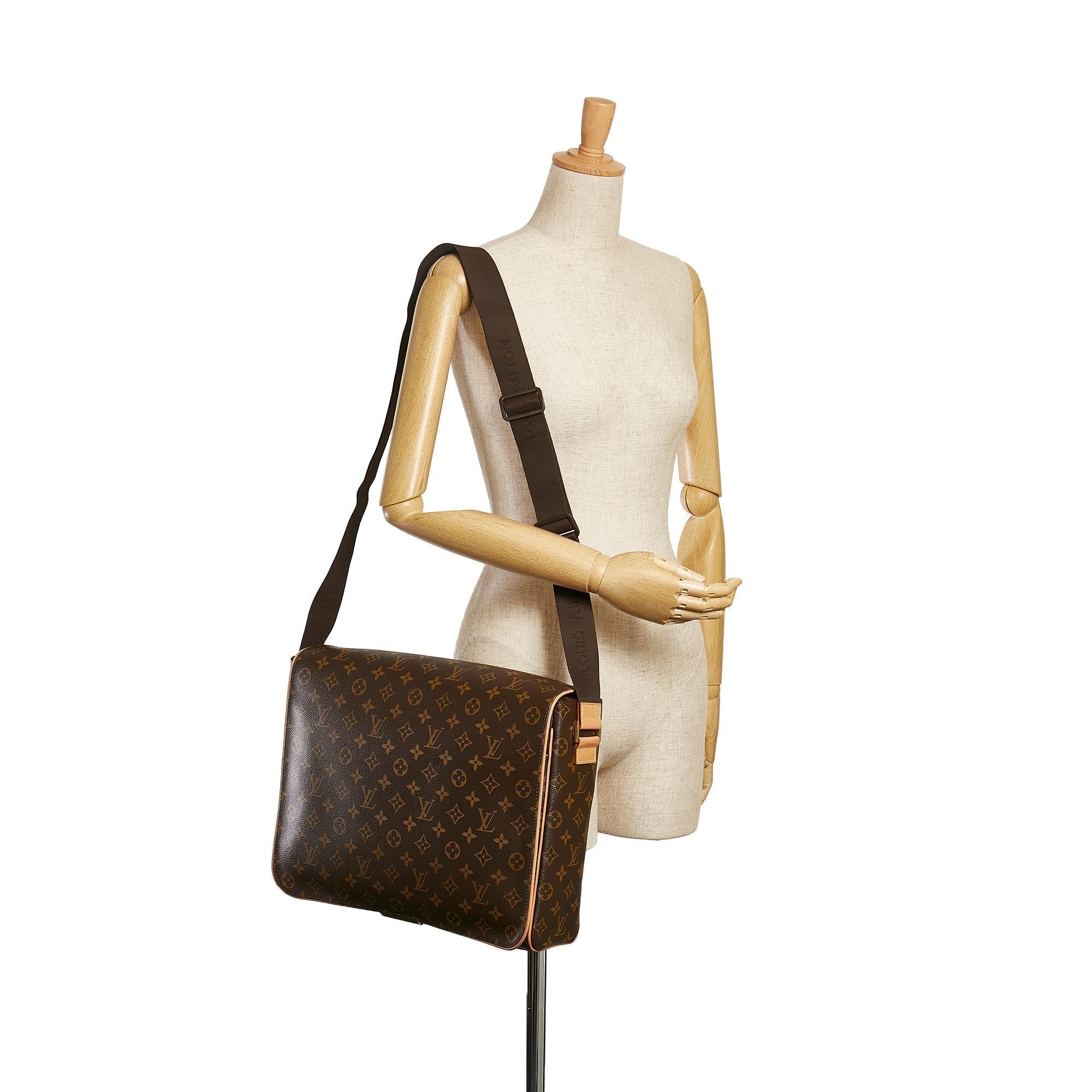Louis Vuitton Monogram Abbesses (SHG-36285)