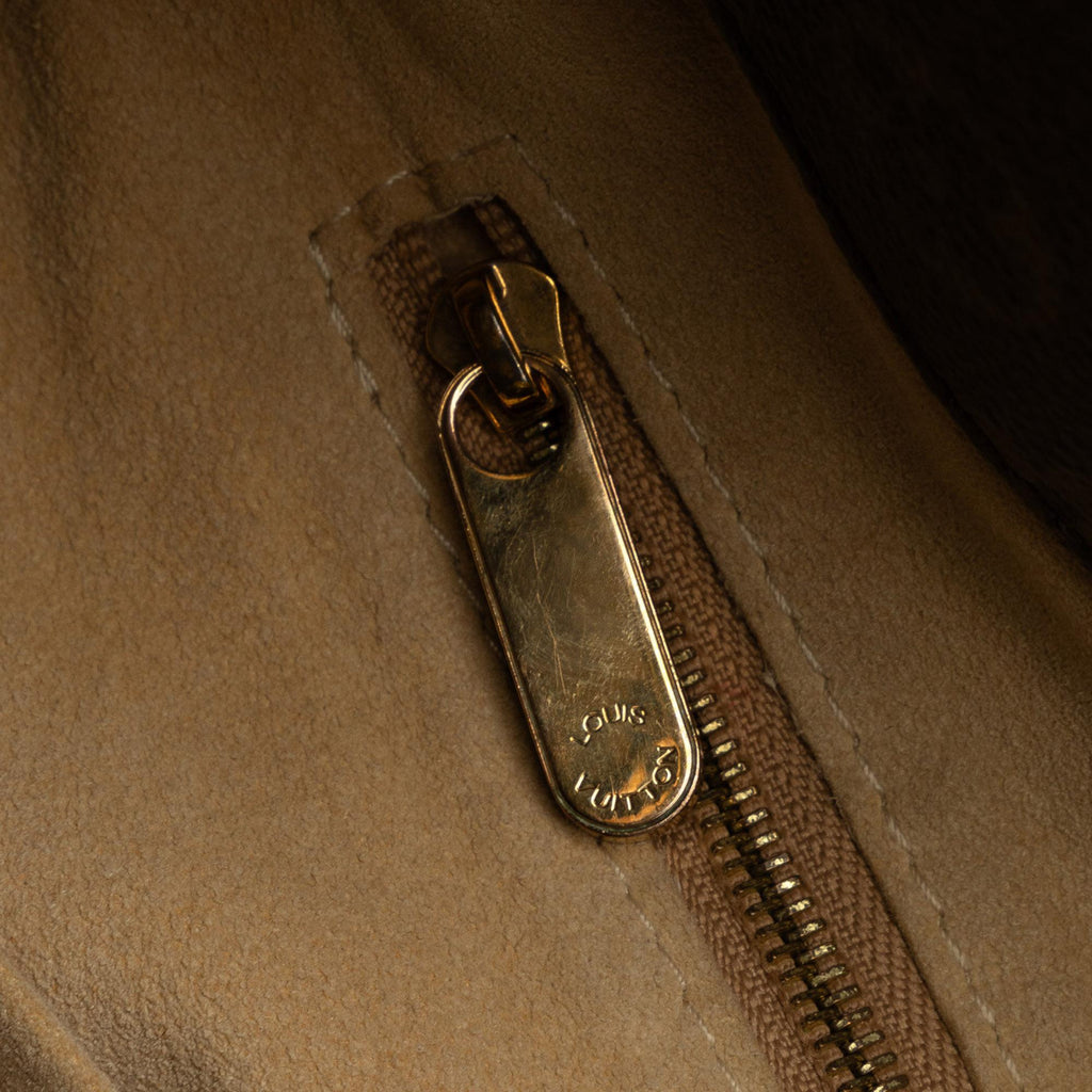Louis Vuitton Monogram Artsy MM (SHG-oTfqon)