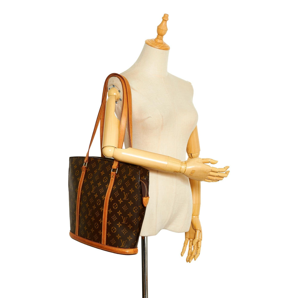 Louis Vuitton Monogram Babylone (SHG-yqEy7J)