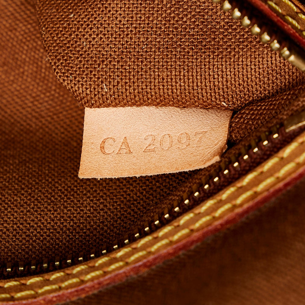 Louis Vuitton Monogram Batignolles Horizontal (SHG-SeulfM)