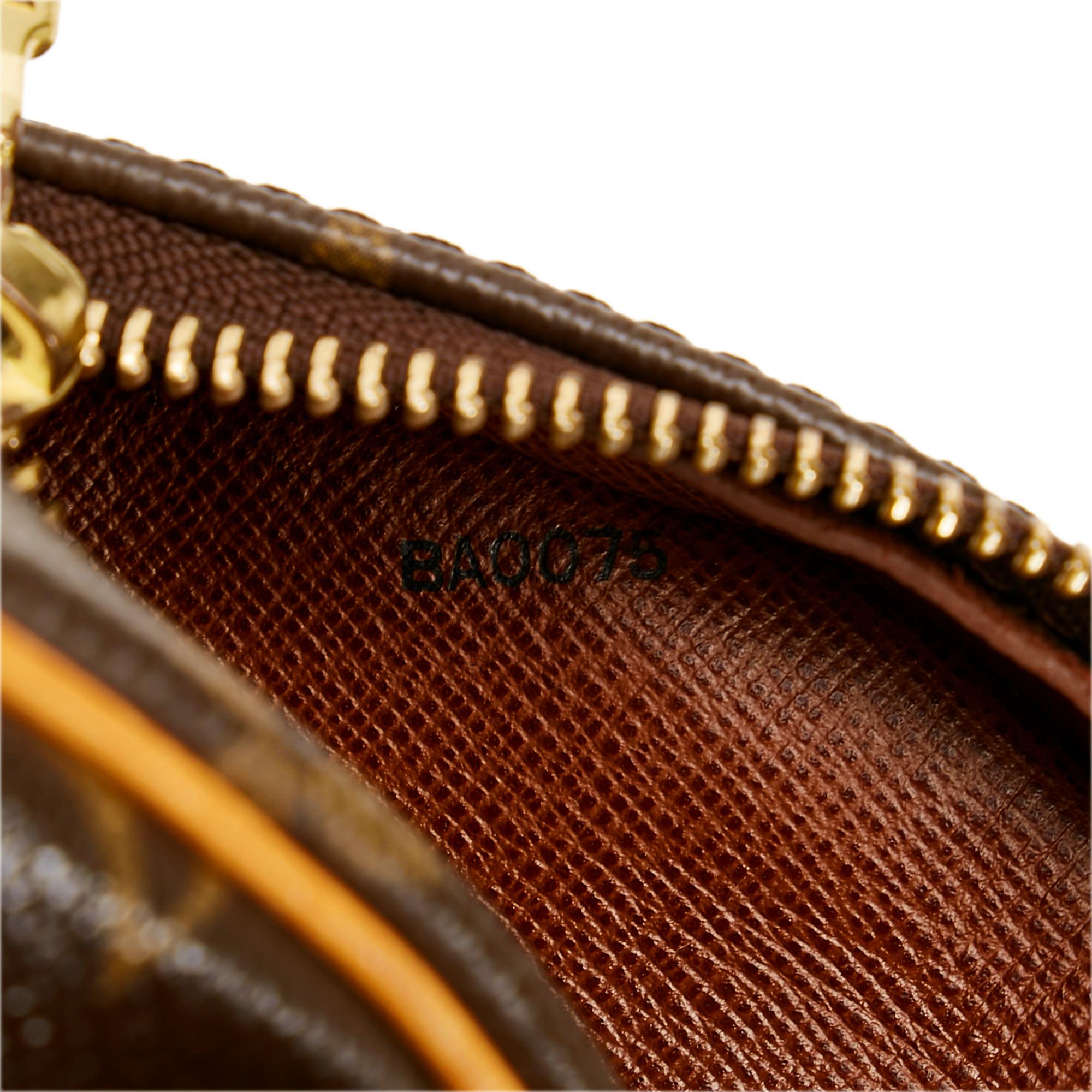 Louis Vuitton Monogram Blois (SHG-bHyCy5)
