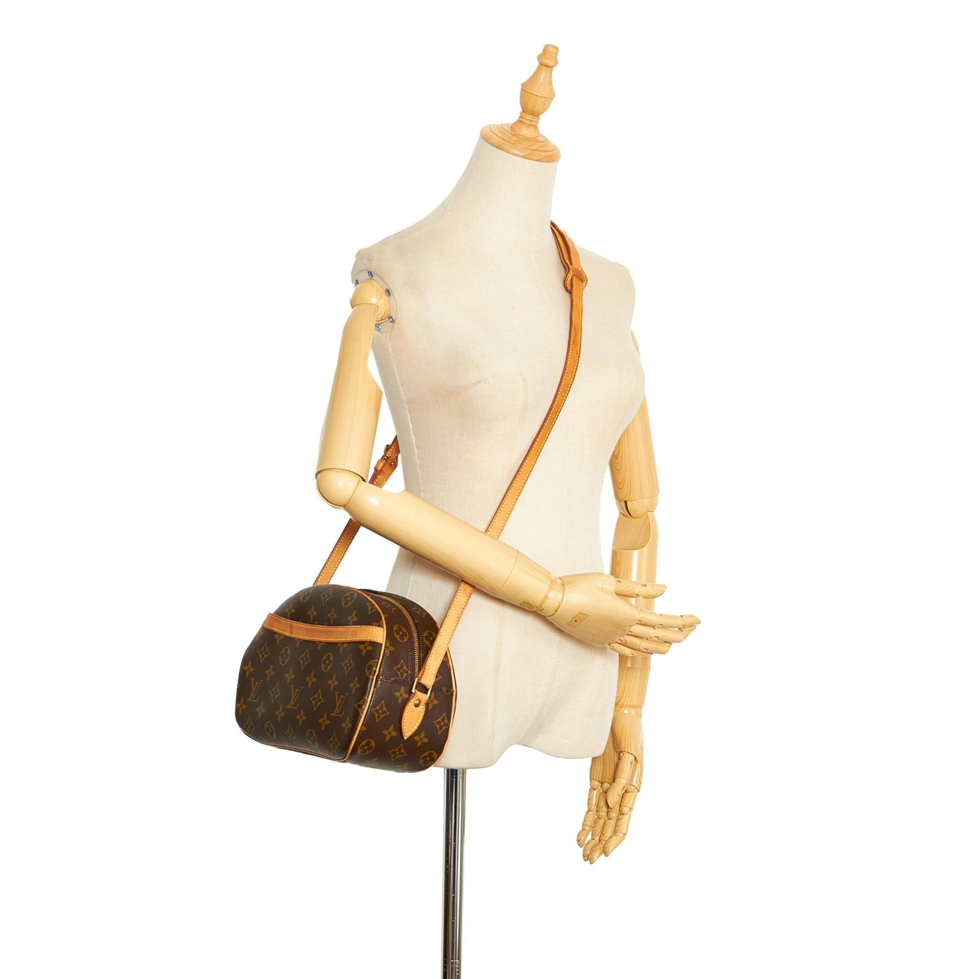 Louis Vuitton Monogram Blois (SHG-zReOan)