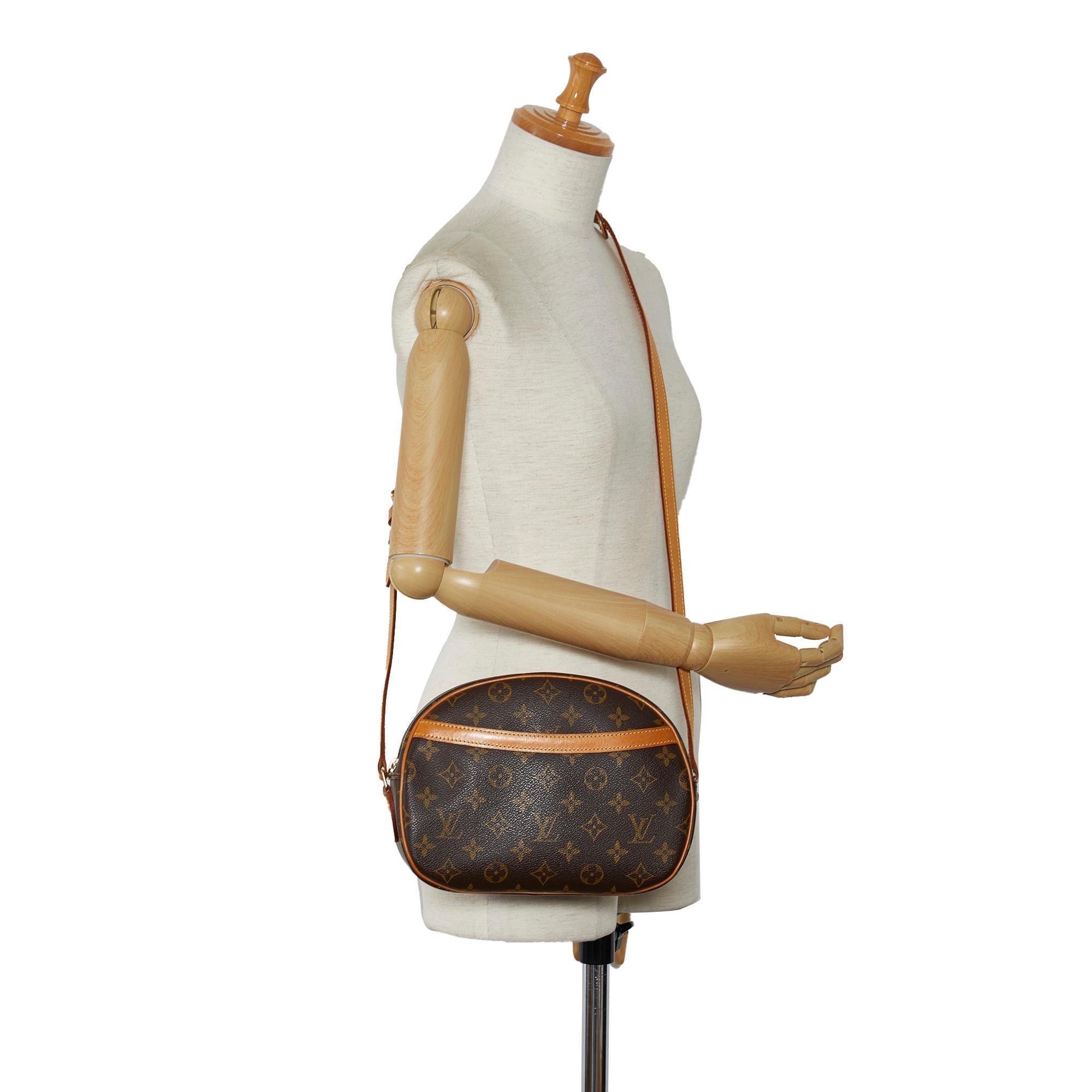 Louis Vuitton Monogram Blois (SHG-ErnLZQ)
