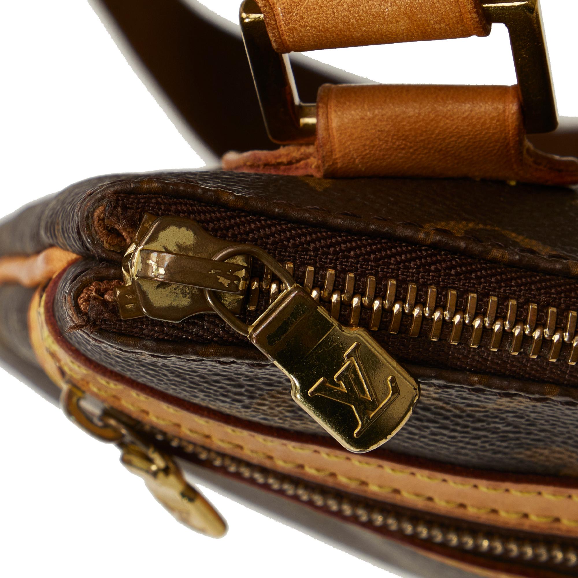 Louis Vuitton Monogram Bosphore Pochette (SHG-F20jX4)