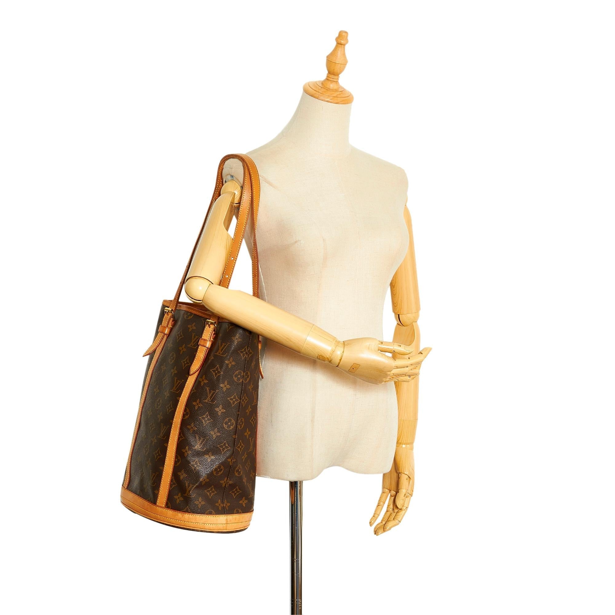 Louis Vuitton Monogram Bucket GM (SHG-iTAncu)