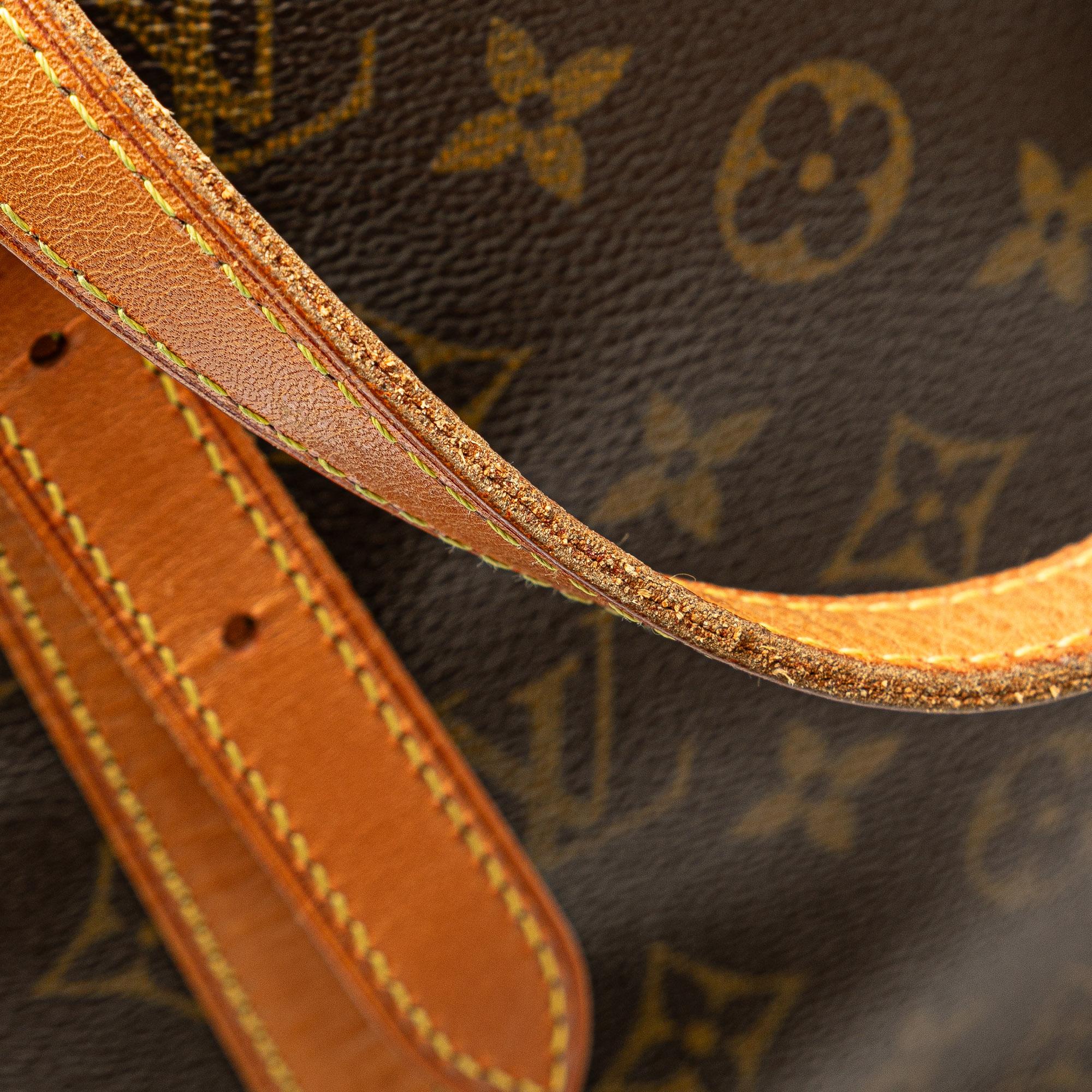 Louis Vuitton Monogram Bucket GM (SHG-tHqwzO)