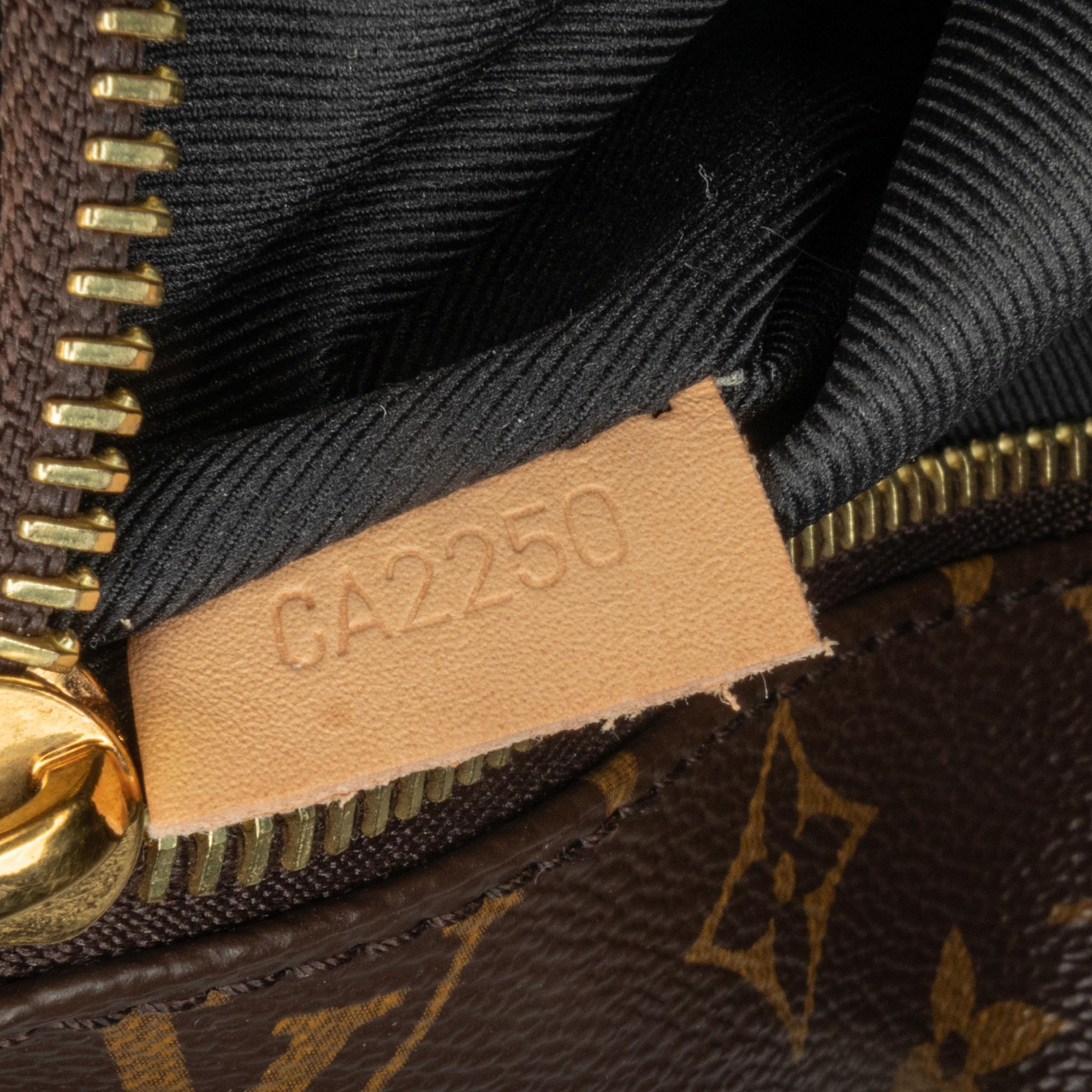 Louis Vuitton Monogram Bumbag (SHG-F9URm1)