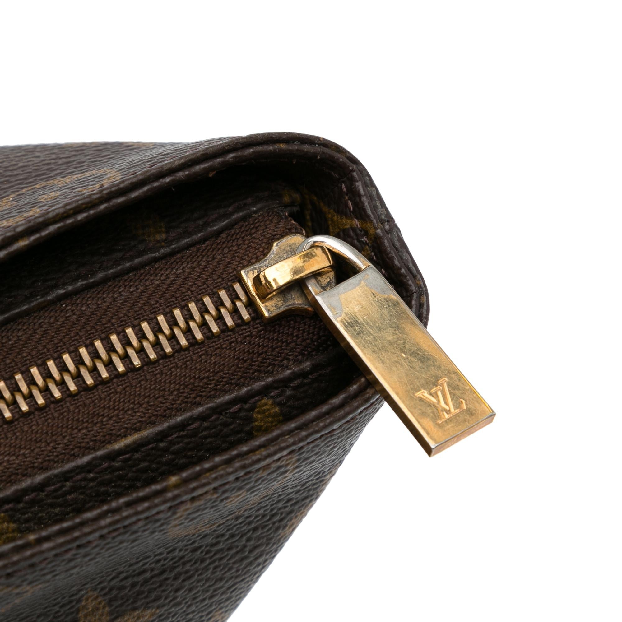 Louis Vuitton Monogram Cabas Mezzo (SHG-zaCjt7)