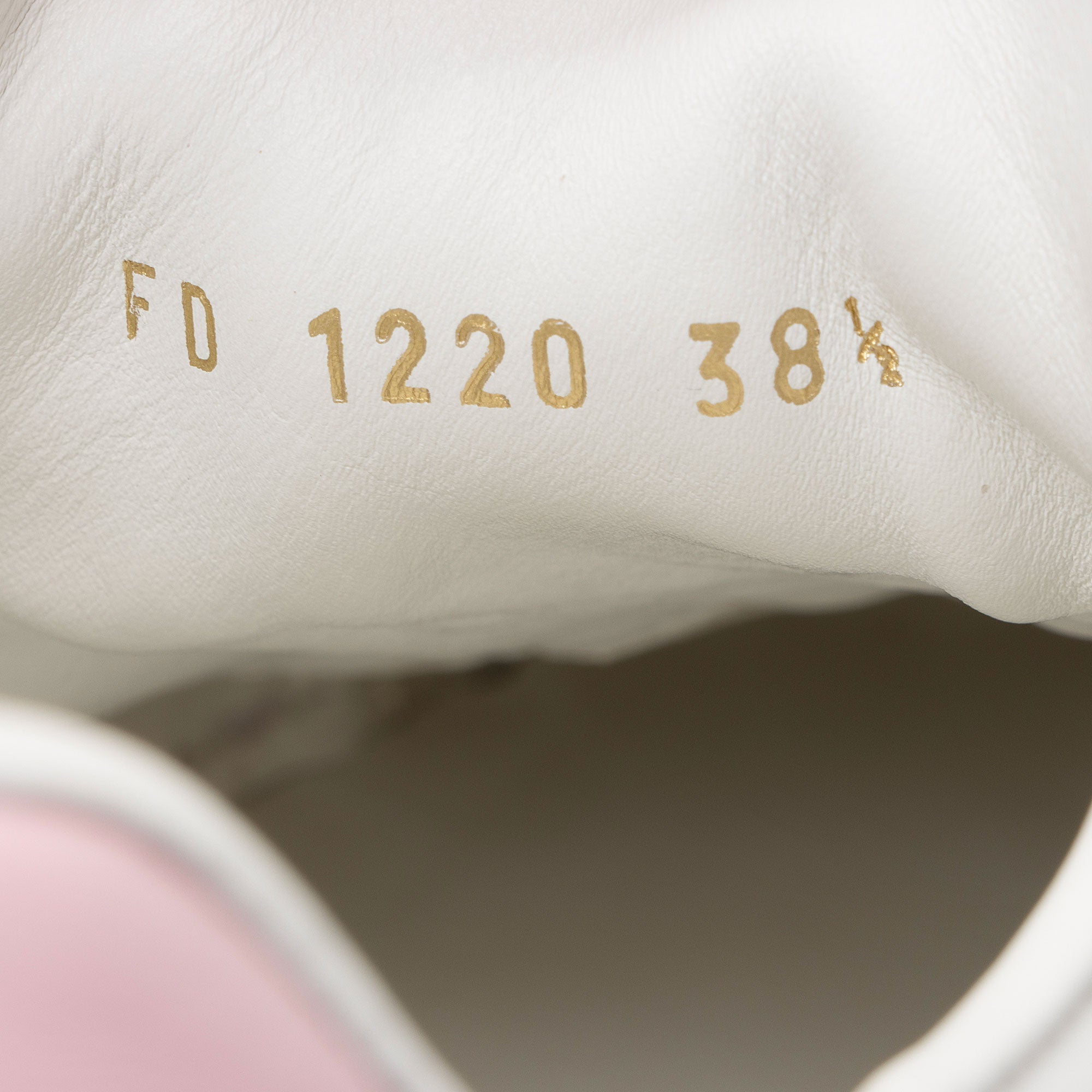 Louis Vuitton Monogram Calfskin Time Out Sneakers - Size 8.5 / 38.5 (SHF-XxMqUr)
