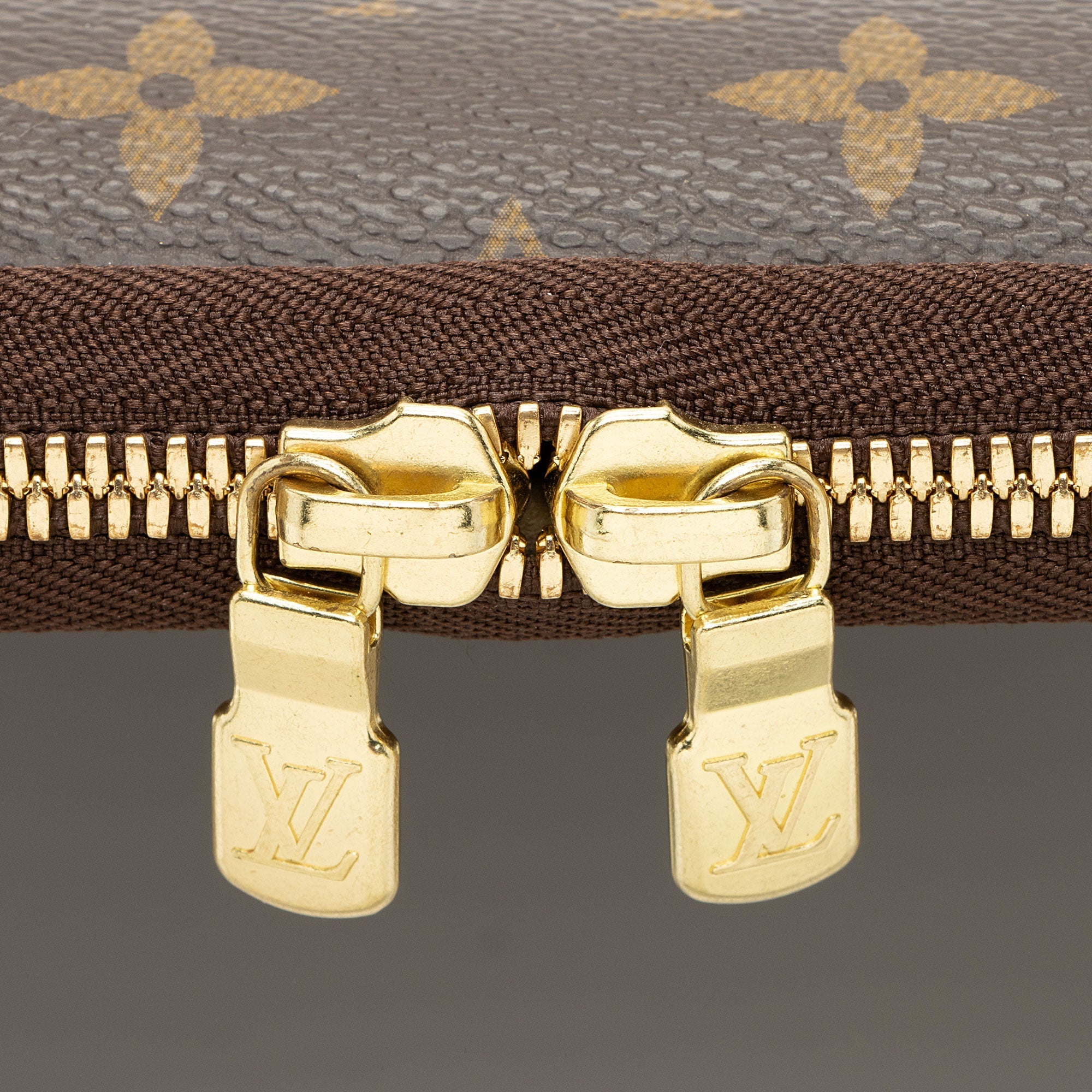 Louis Vuitton Monogram Canvas 15" Laptop Sleeve