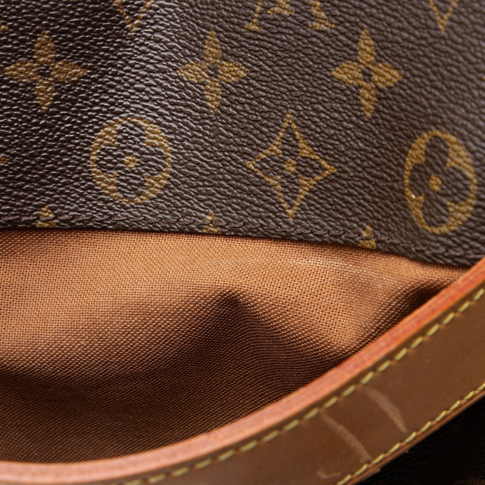 Louis Vuitton Monogram Canvas Abbesses Messenger Bag (SHF-O4XVsn)