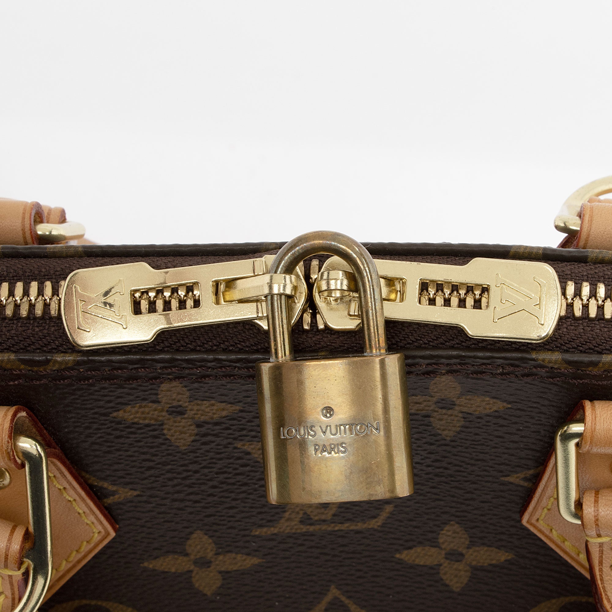 Louis Vuitton Monogram Canvas Alma BB Satchel (SHF-P0sWUP)