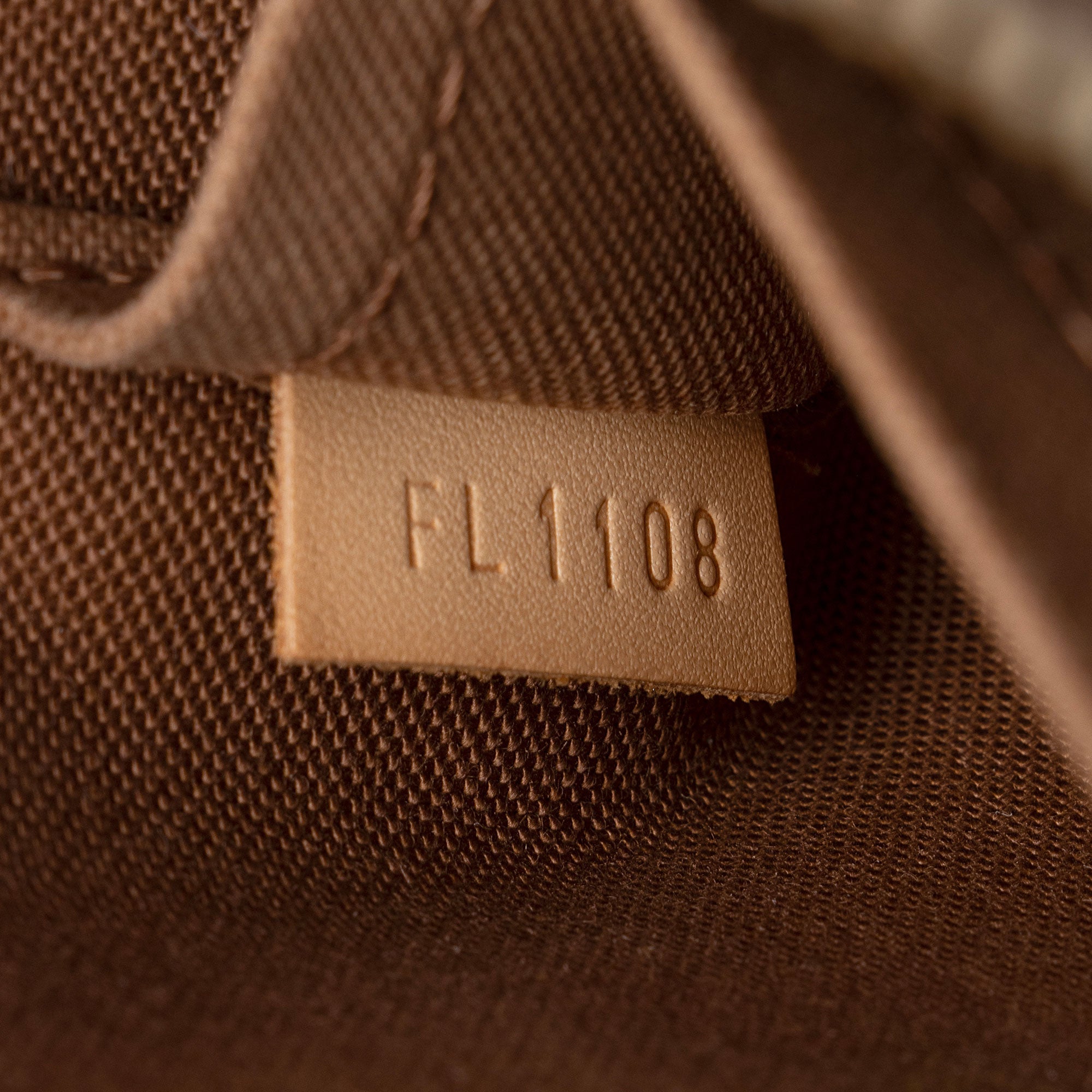 Louis Vuitton Monogram Canvas Alma BB Satchel (SHF-qfPr3h)
