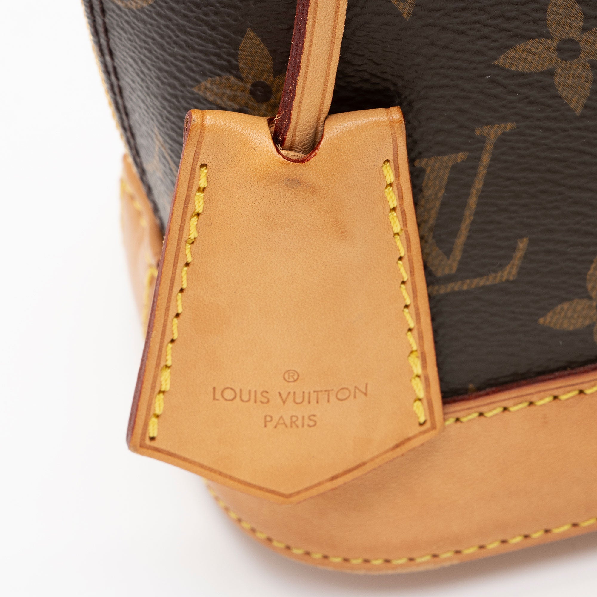 Louis Vuitton Monogram Canvas Alma BB Satchel (SHF-qfPr3h)