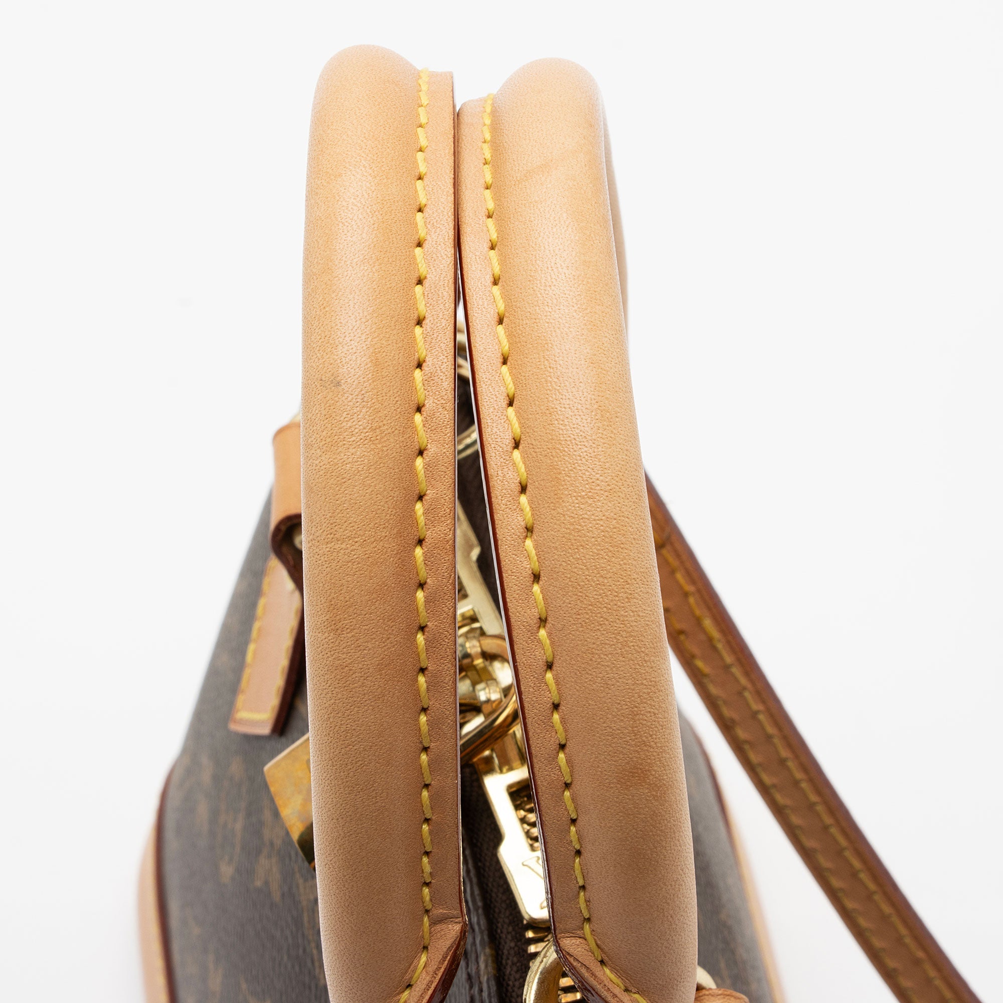 Louis Vuitton Monogram Canvas Alma BB Satchel (SHF-QQ2qid)