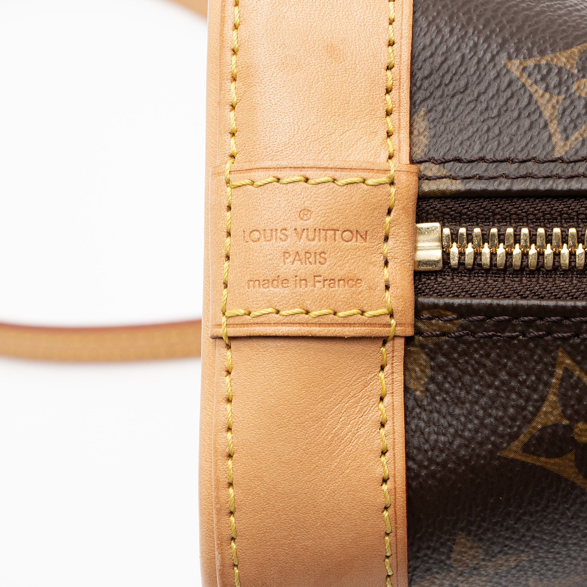 Louis Vuitton Monogram Canvas Alma BB Satchel (SHF-QQ2qid)