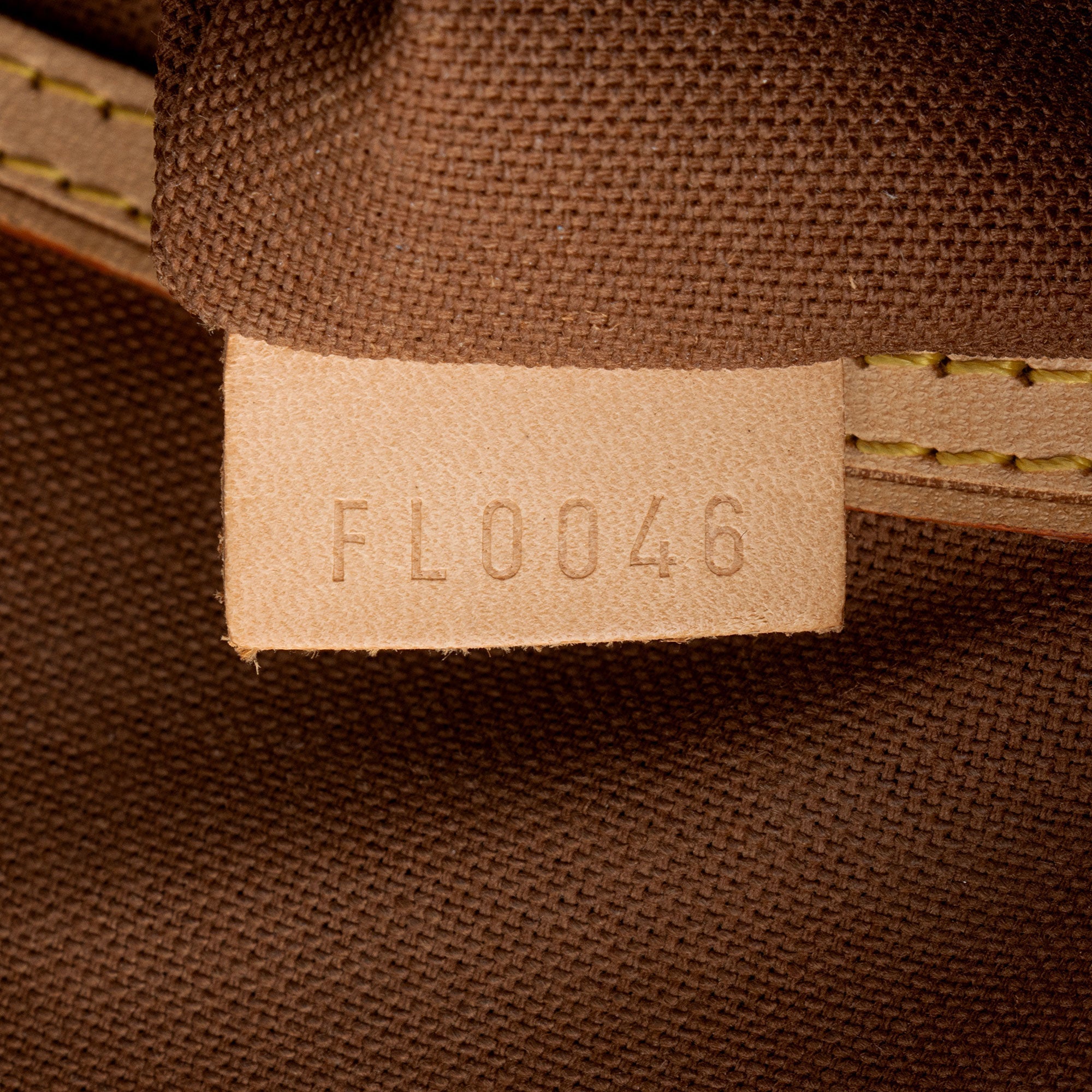 Louis Vuitton Monogram Canvas Alma PM Satchel (SHF-qIihIV)