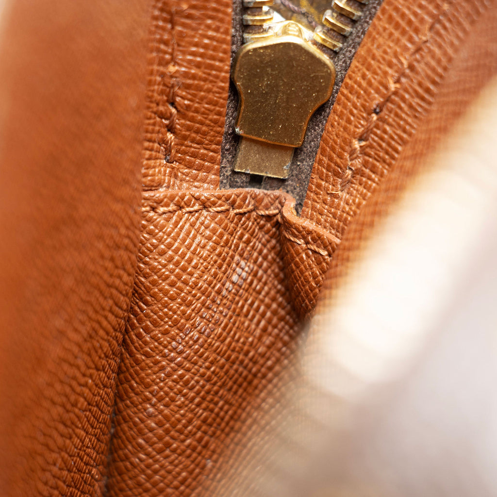 Louis Vuitton Monogram Canvas Amazone Shoulder Bag (SHF-ZIBSCo)