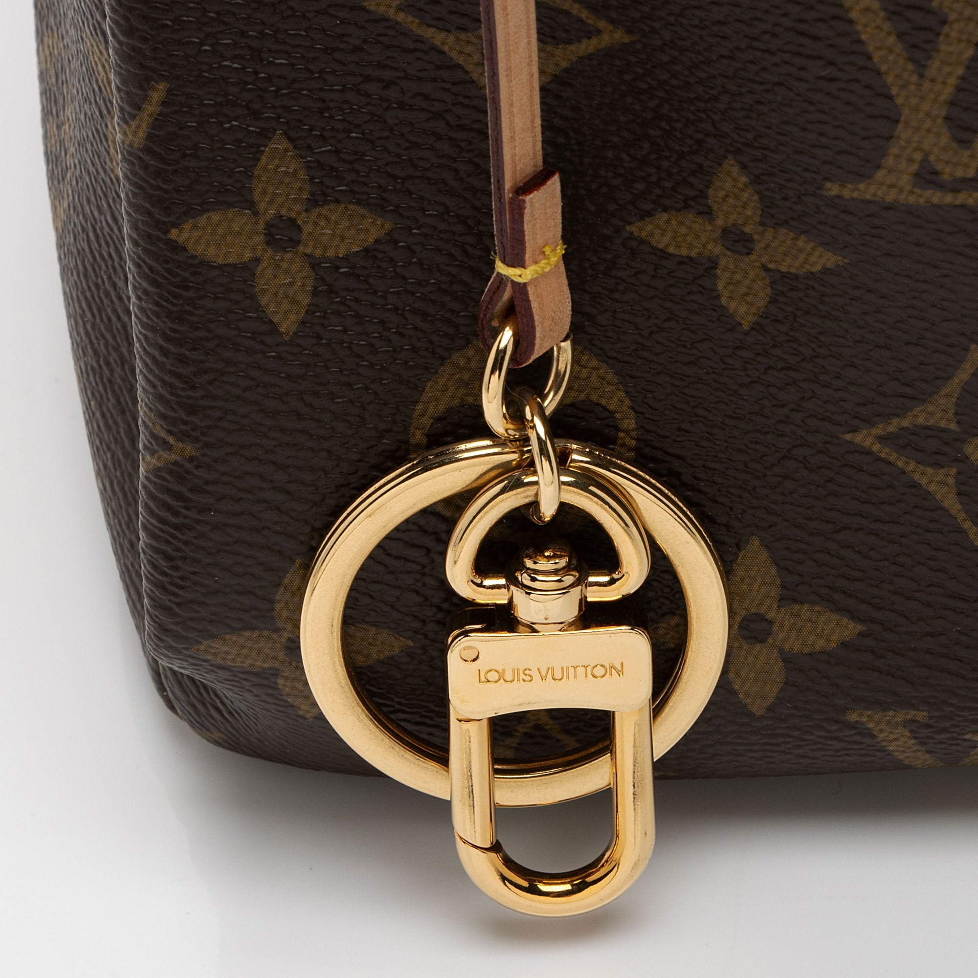 Louis Vuitton Monogram Canvas Artsy GM Shoulder Bag (SHF-REtbzD)