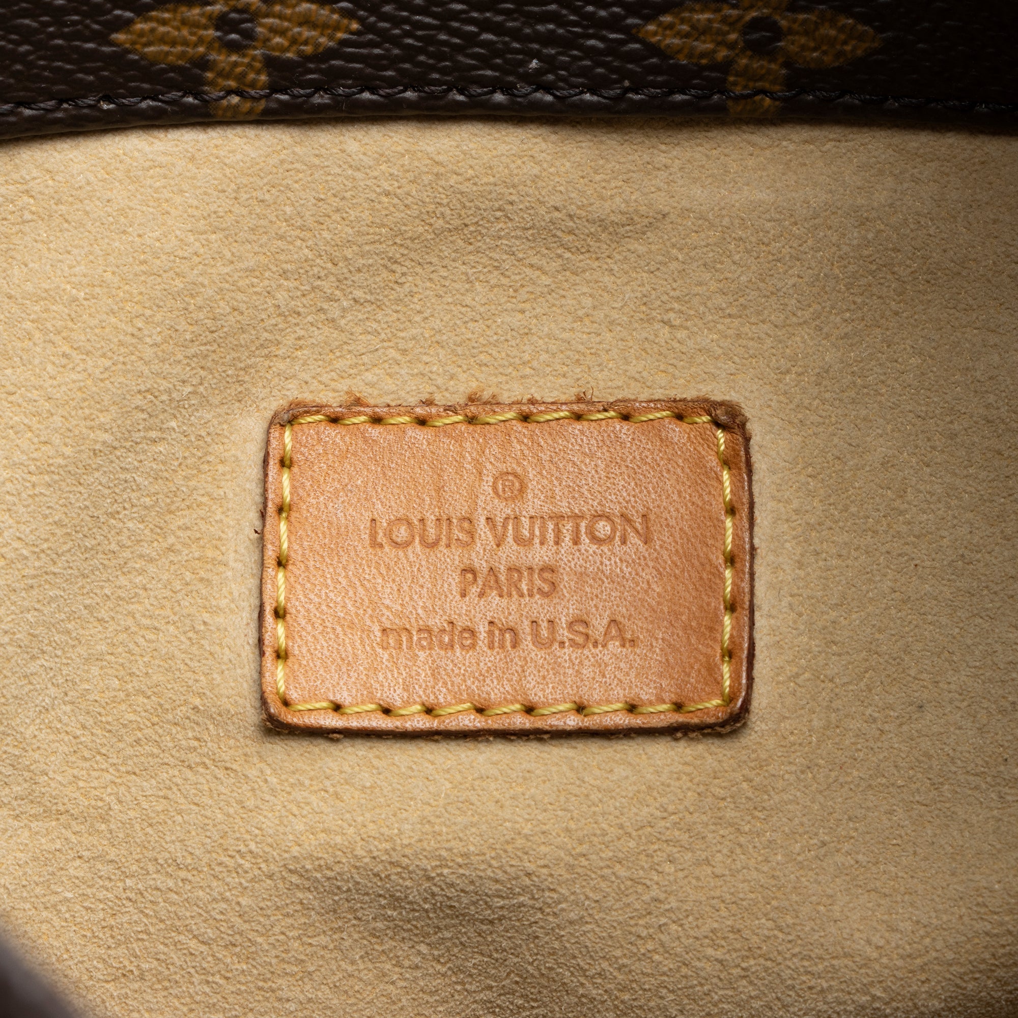 Louis Vuitton Monogram Canvas Artsy MM Shoulder Bag (SHF-DzYiz3)