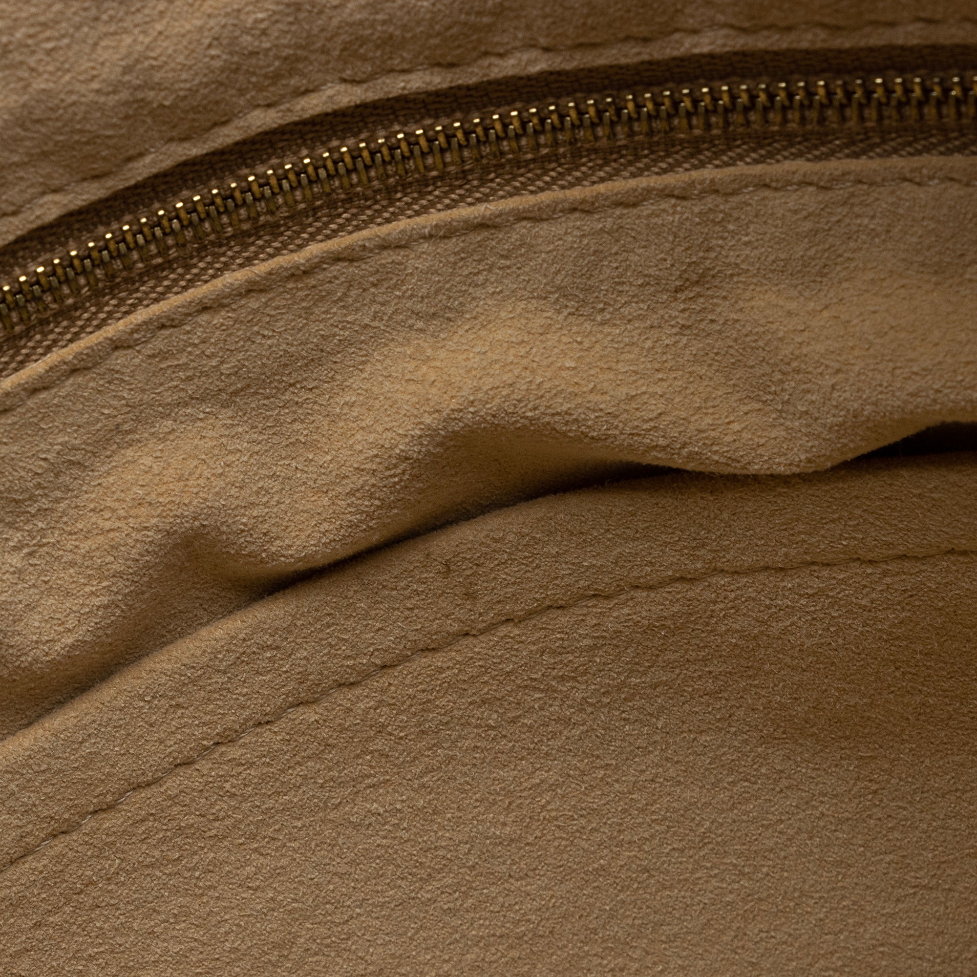 Louis Vuitton Monogram Canvas Artsy MM Shoulder Bag (SHF-q9Acva)