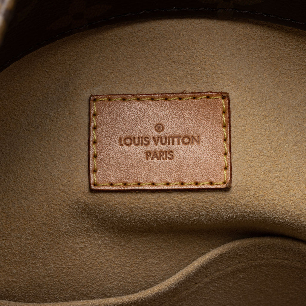 Louis Vuitton Monogram Canvas Artsy MM Shoulder Bag (SHF-GFV12H)