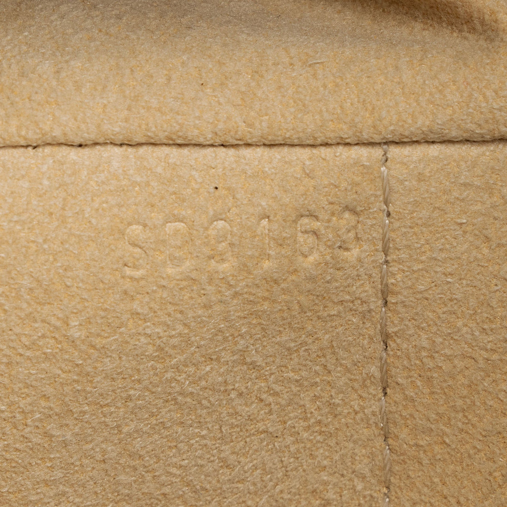 Louis Vuitton Monogram Canvas Artsy MM Shoulder Bag (SHF-yuO2Q5)