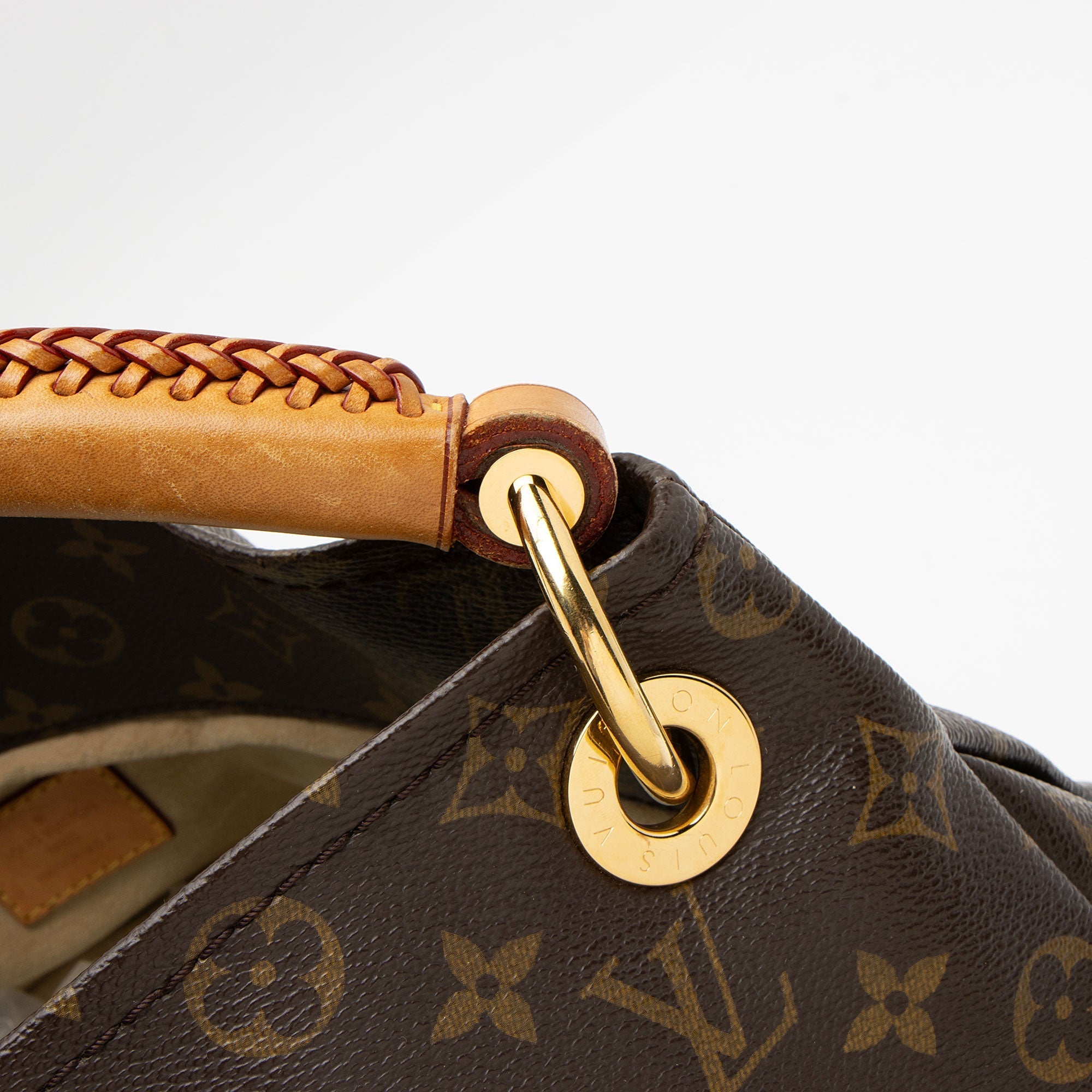 Louis Vuitton Monogram Canvas Artsy MM Shoulder Bag (SHF-Xnlfsn)