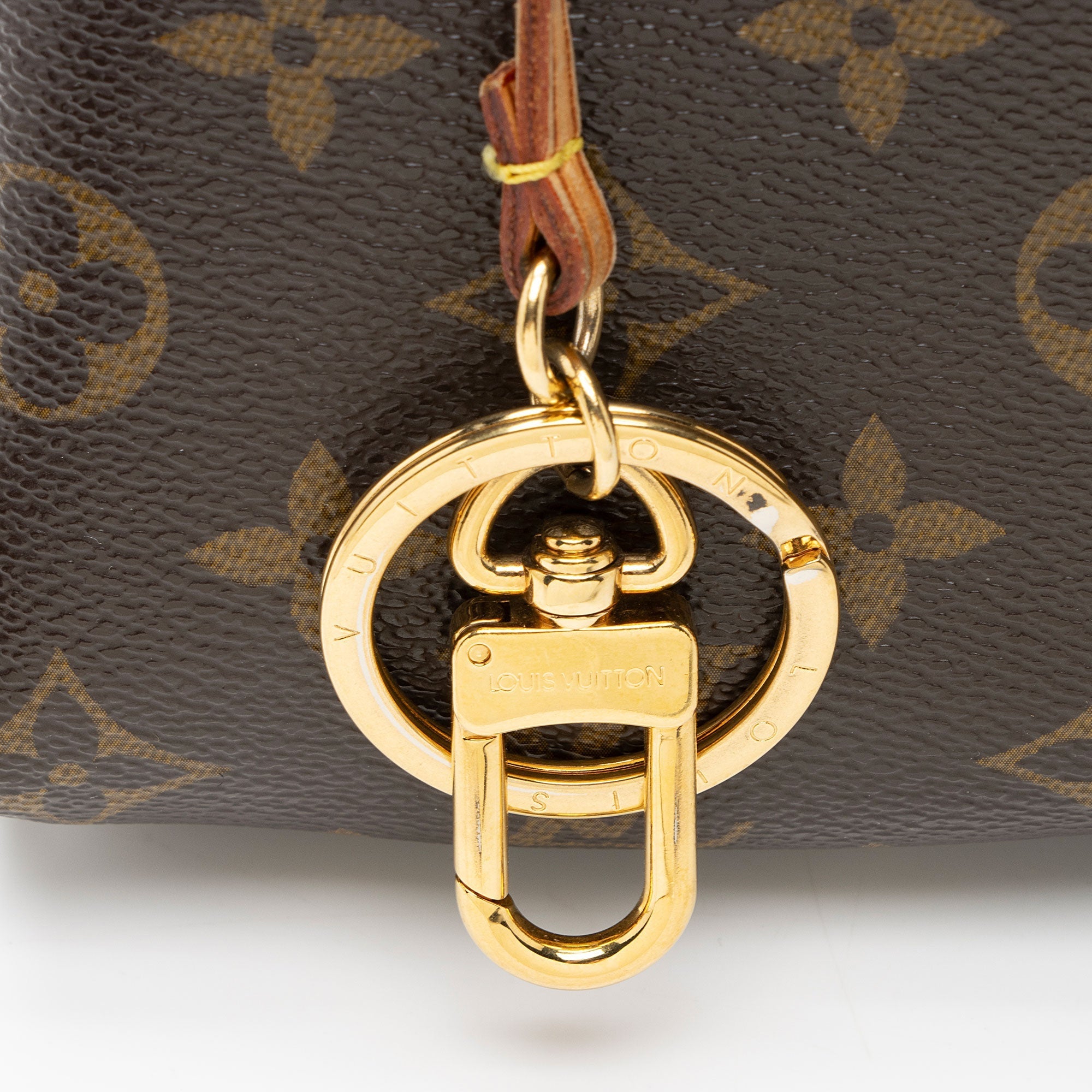 Louis Vuitton Monogram Canvas Artsy MM Shoulder Bag (SHF-2ApfxT)