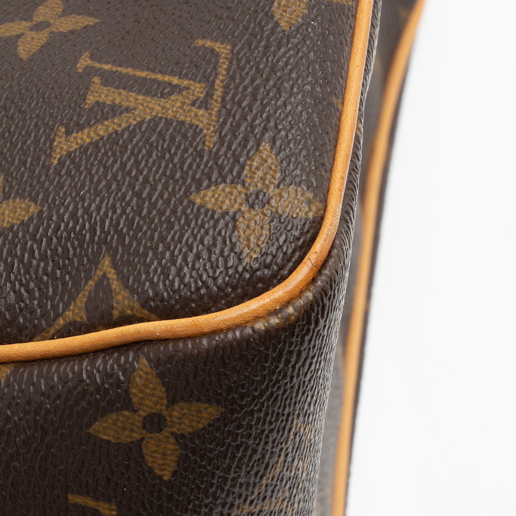 Louis Vuitton Monogram Canvas Batignolles Tote (SHF-gyuIAj)