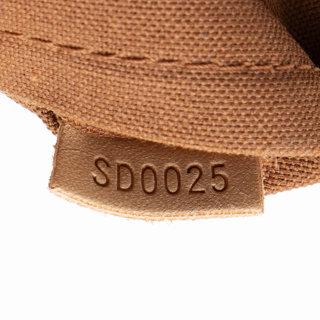 Louis Vuitton Monogram Canvas Batignolles Tote (SHF-tvZN49)