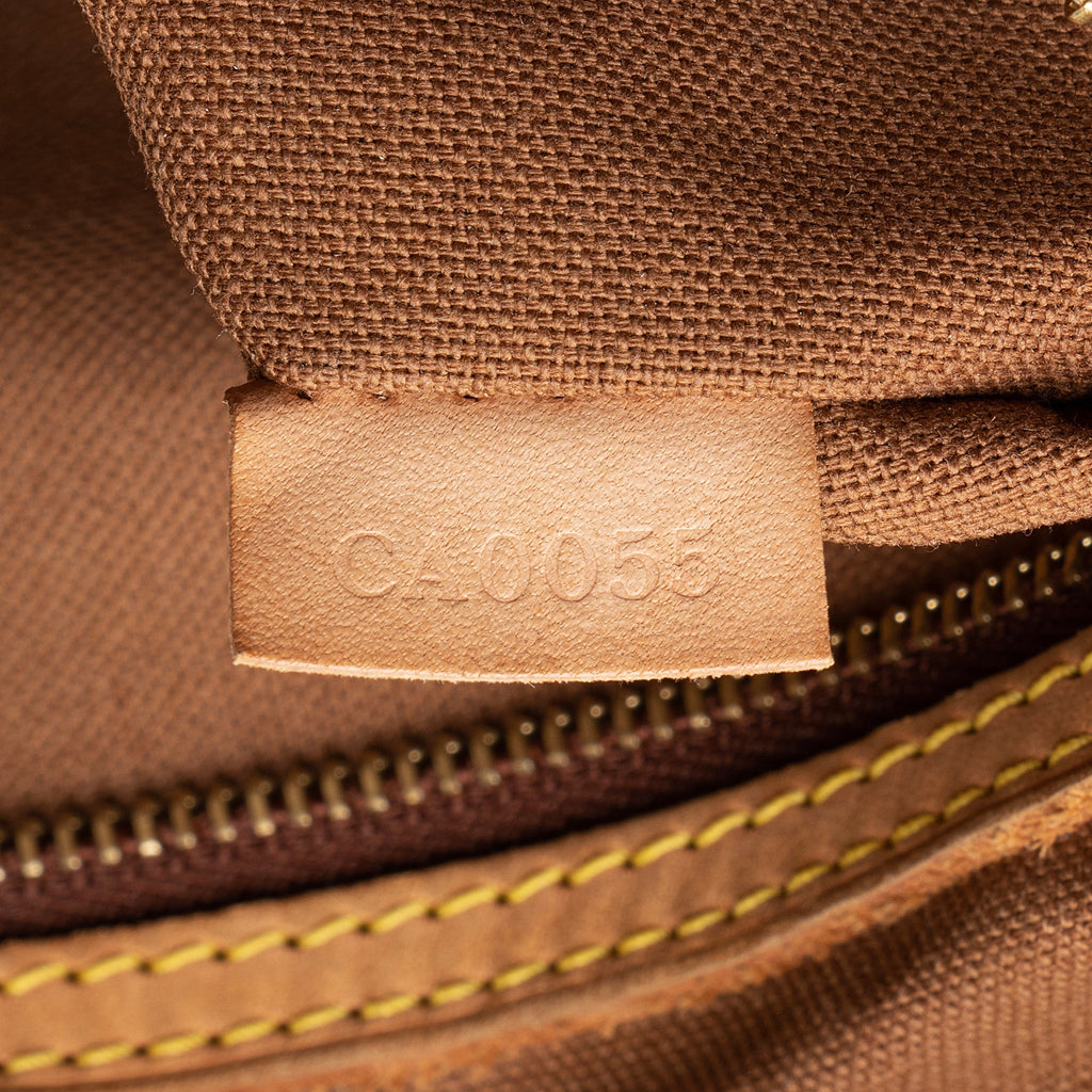 Louis Vuitton Monogram Canvas Batignolles Vertical Tote (SHF-22448)