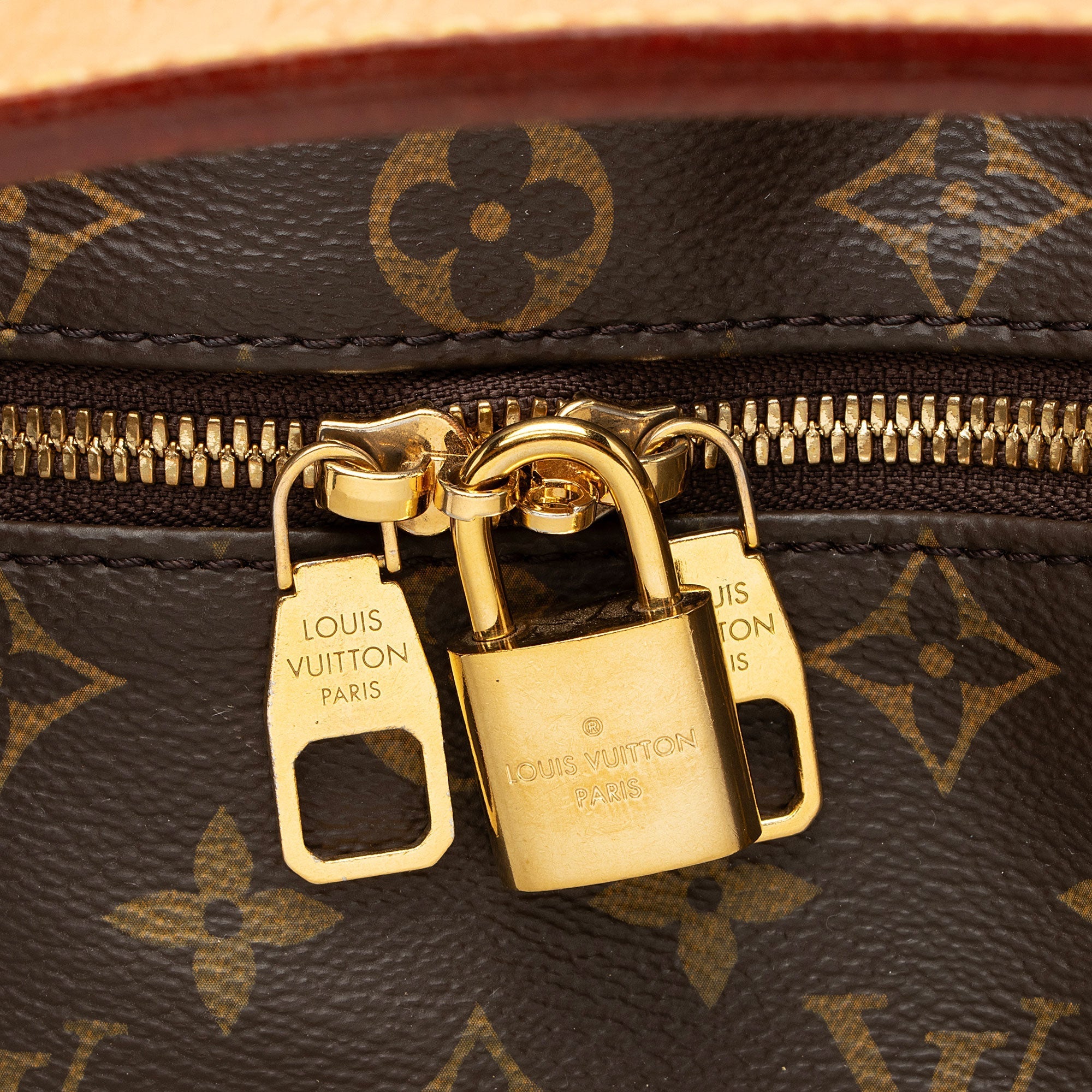 Louis Vuitton Monogram Canvas Berri MM Shoulder Bag