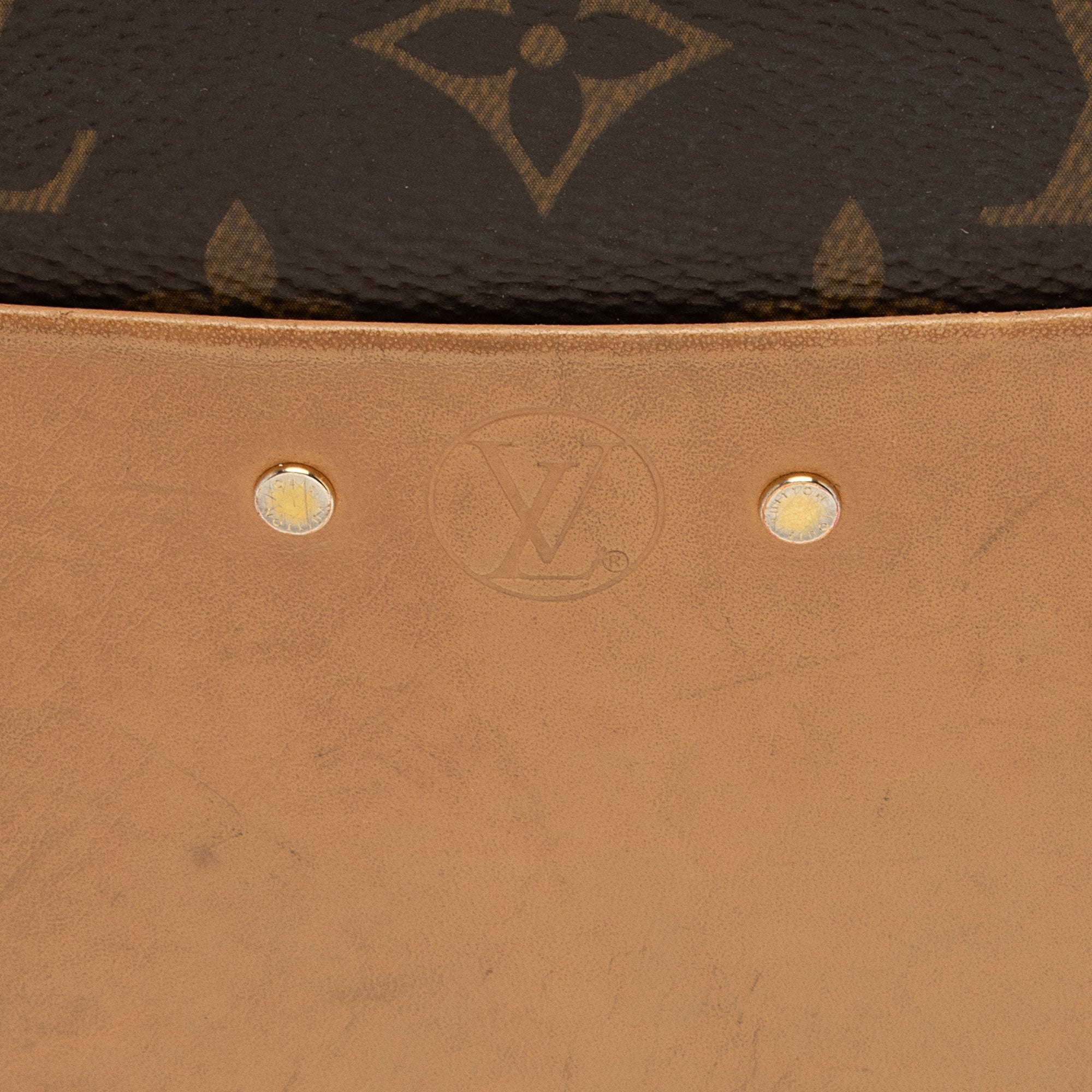 Louis Vuitton Monogram Canvas Boite Chapeau Souple MM Shoulder Bag (SHF-9LcW7N)