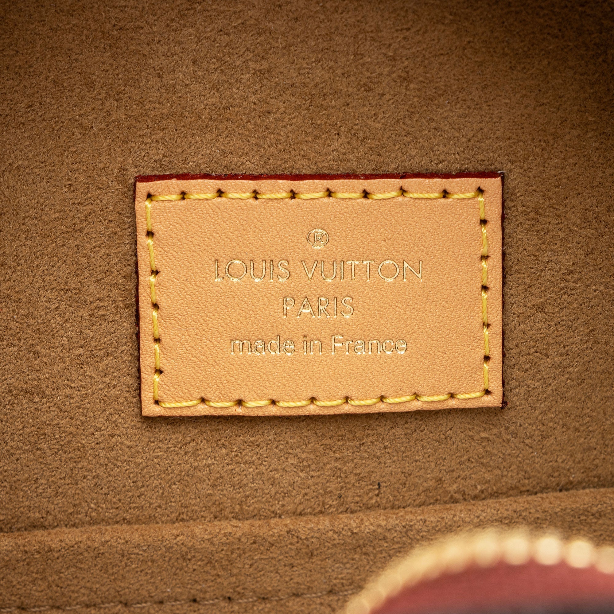 Louis Vuitton Monogram Canvas Boite Chapeau Souple MM Shoulder Bag (SHF-sqLMuj)