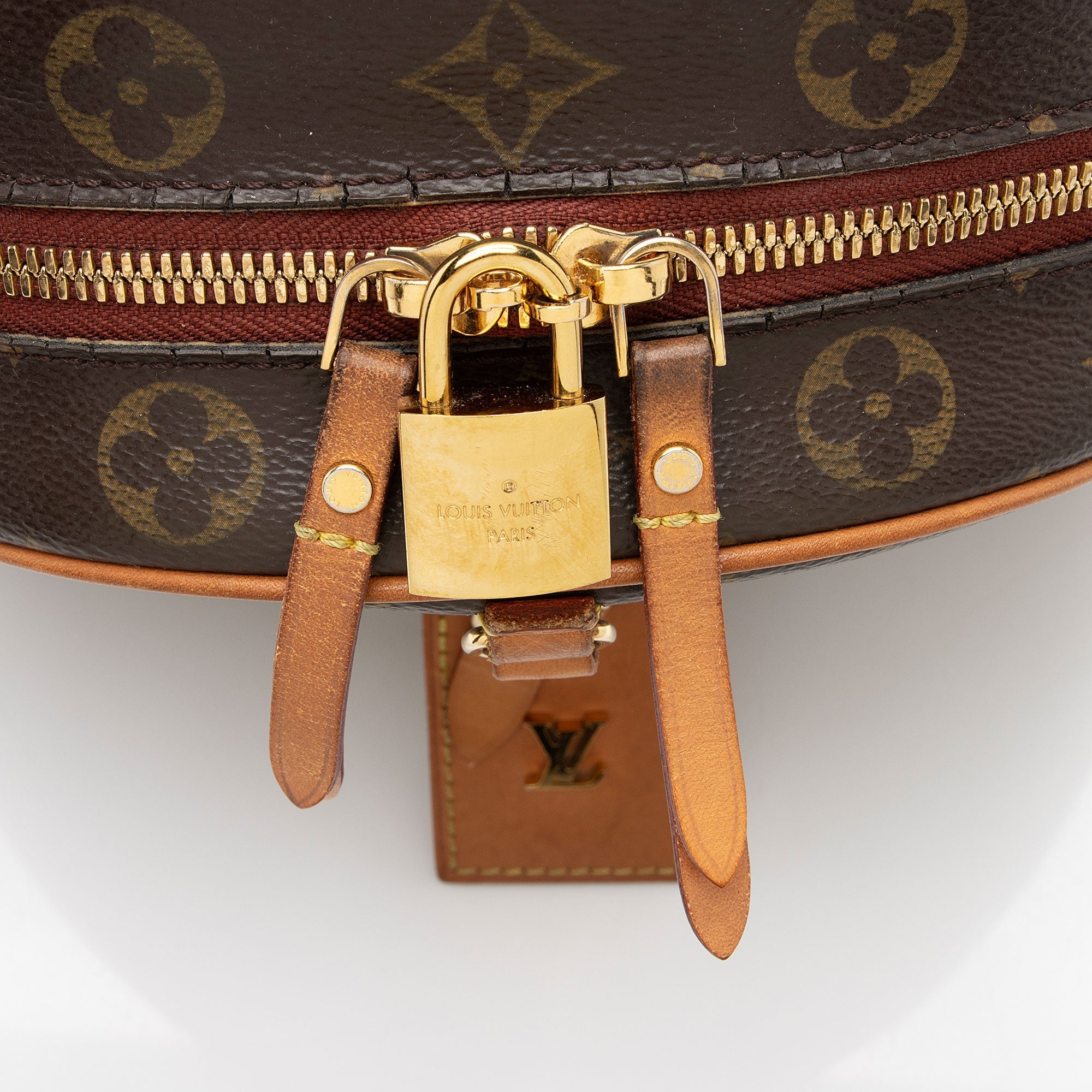 Louis Vuitton Monogram Canvas Boite Chapeau Souple MM Shoulder Bag (SHF-c9UVur)