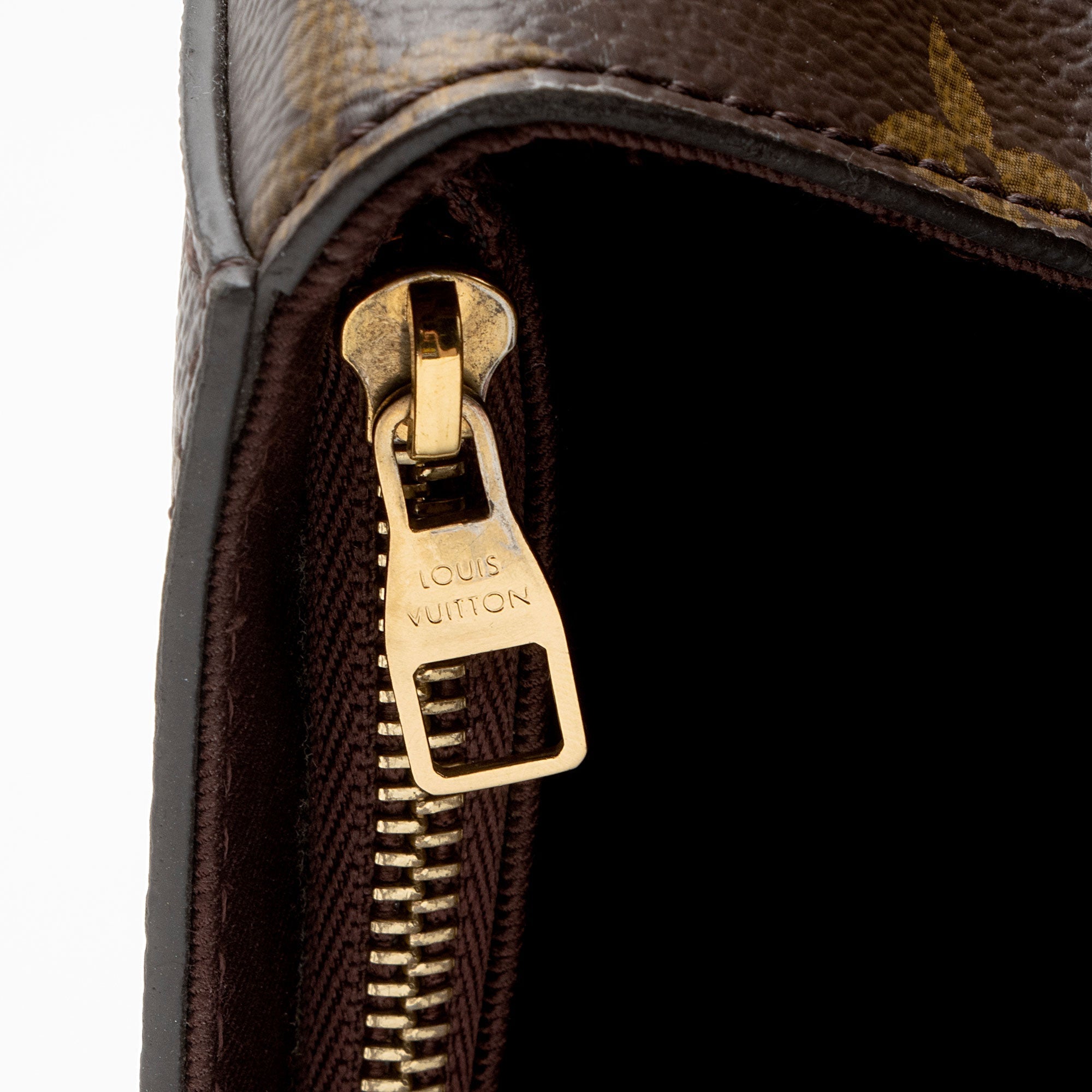 Louis Vuitton Monogram Canvas Cluny MM Satchel (SHF-XCbTMd)