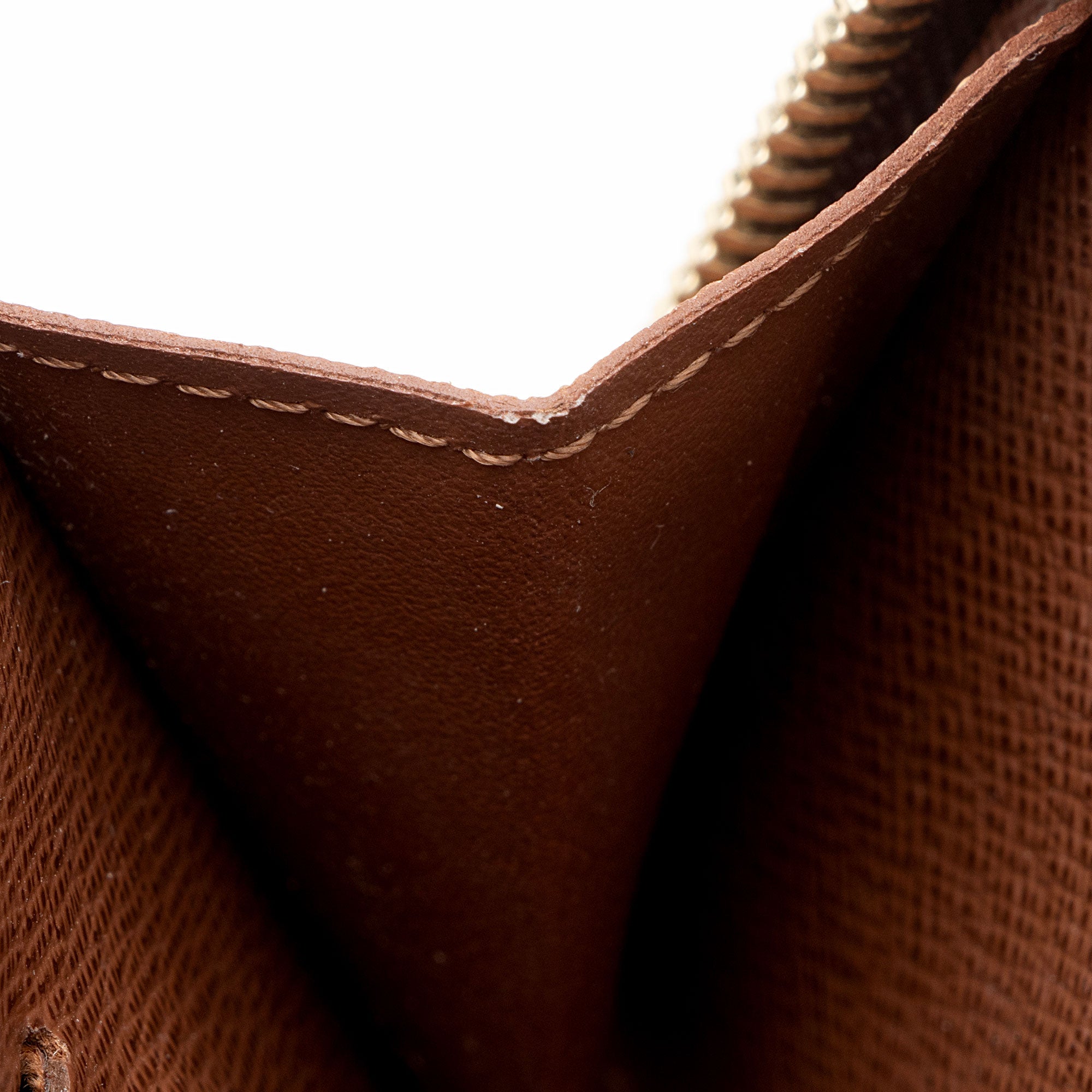 Louis Vuitton Monogram Canvas Compact Zippy Wallet (SHF-7RhWww)