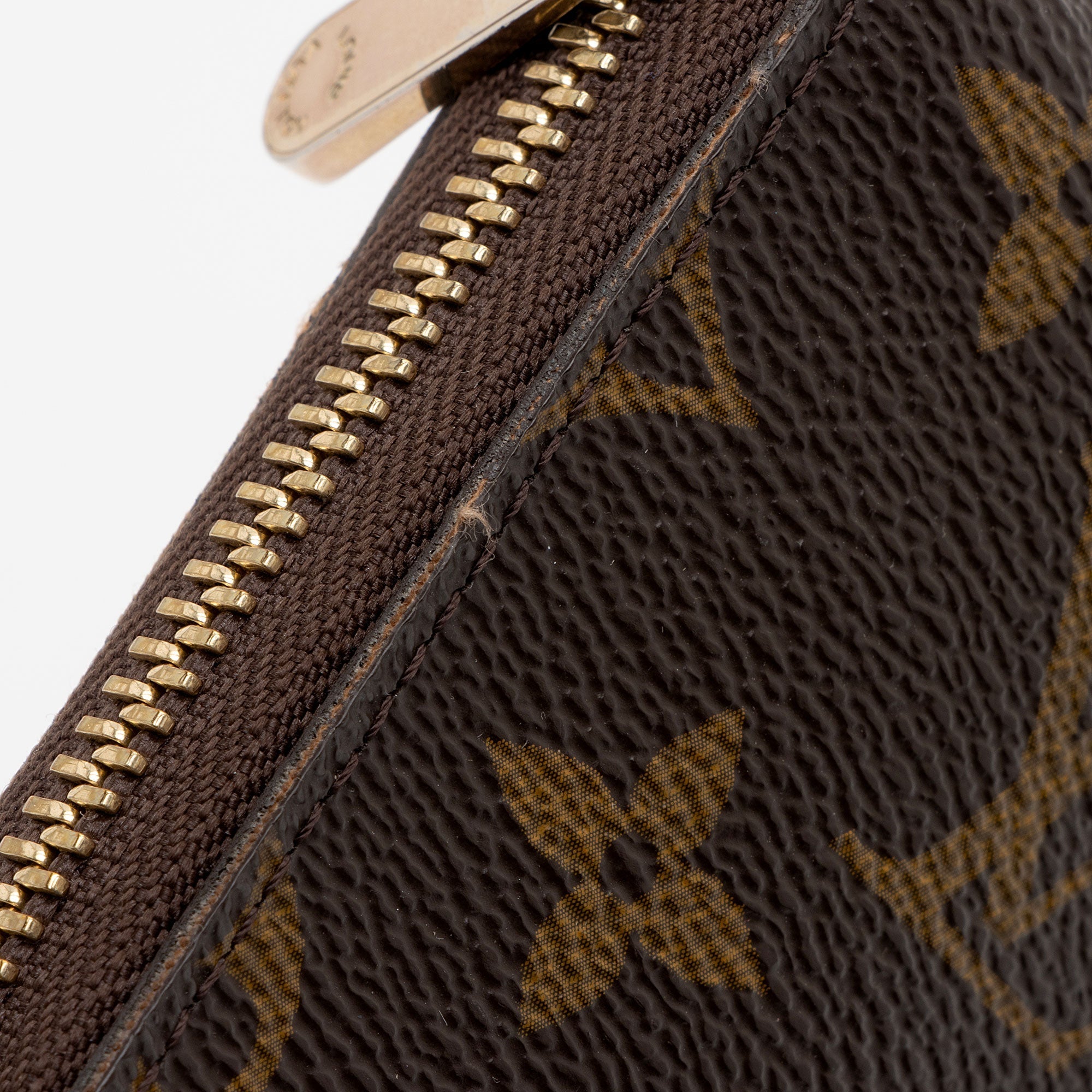 Louis Vuitton Monogram Canvas Compact Zippy Wallet (SHF-7RhWww)