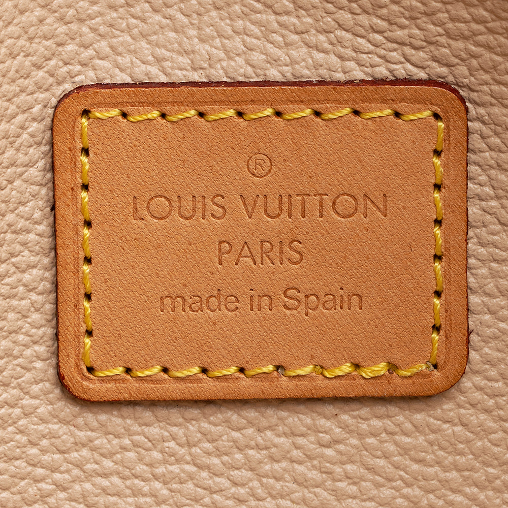 Louis Vuitton  Monogram Canvas Cosmetic Pouch (SHF-21301)
