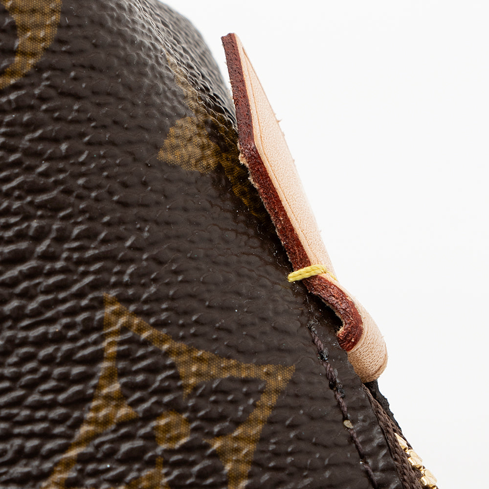 Louis Vuitton Monogram Canvas Cosmetic Pouch (SHF-21677)