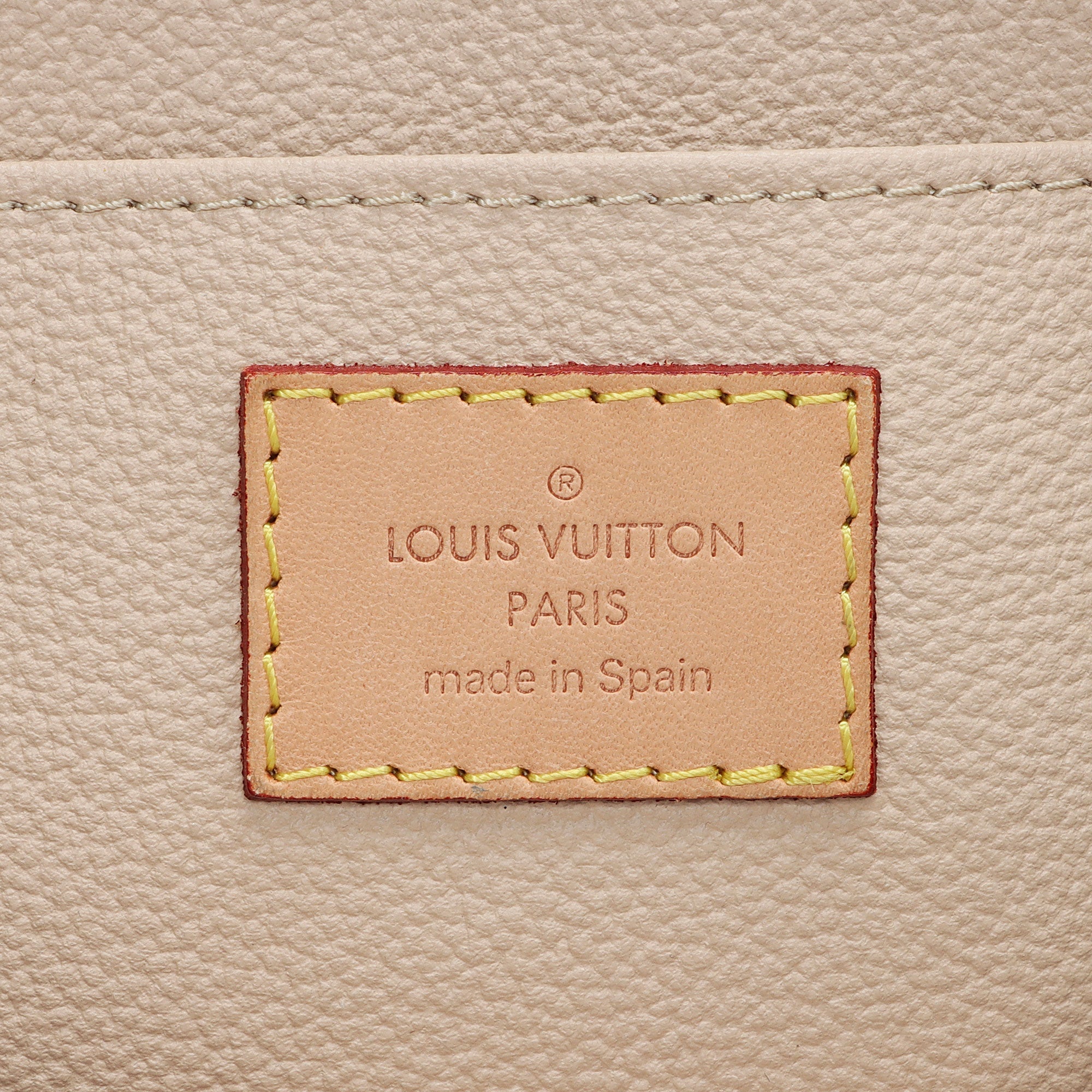 Louis Vuitton Monogram Canvas Cosmetic Pouch (SHF-1Ilrsv)