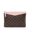Louis Vuitton Monogram Canvas Daily Pouch (SHF-hwQ6K3)