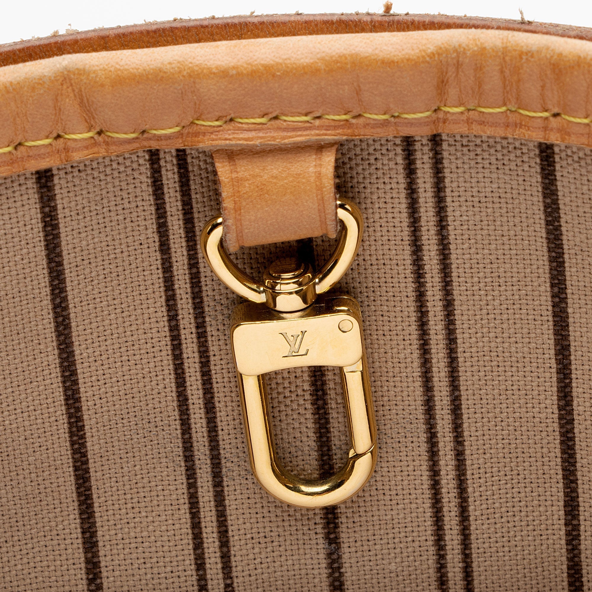 Louis Vuitton Monogram Canvas Delightful MM Shoulder Bag (SHF-QsJ5AE)